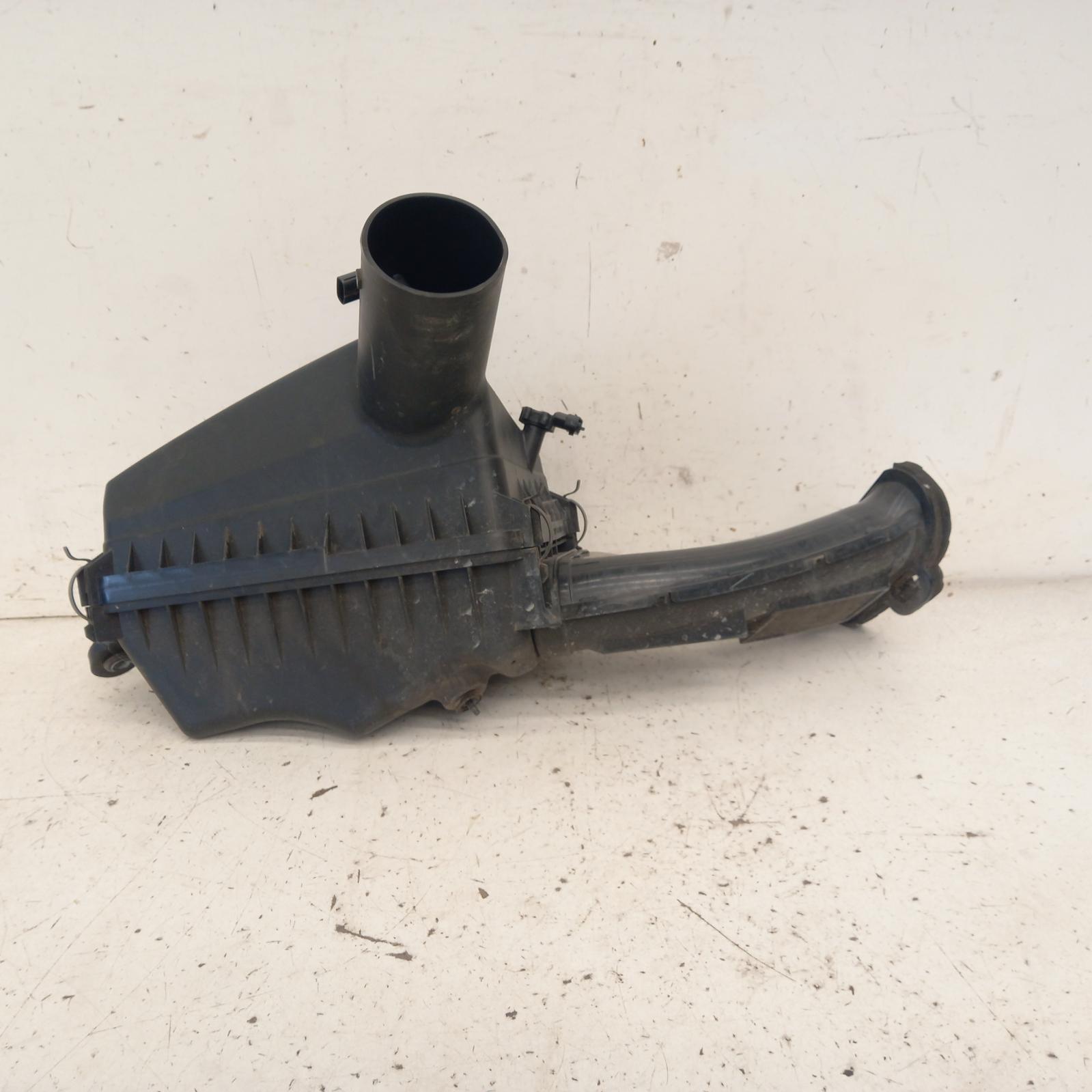 View Auto part Air Cleaner/Box Holden Commodore 2010