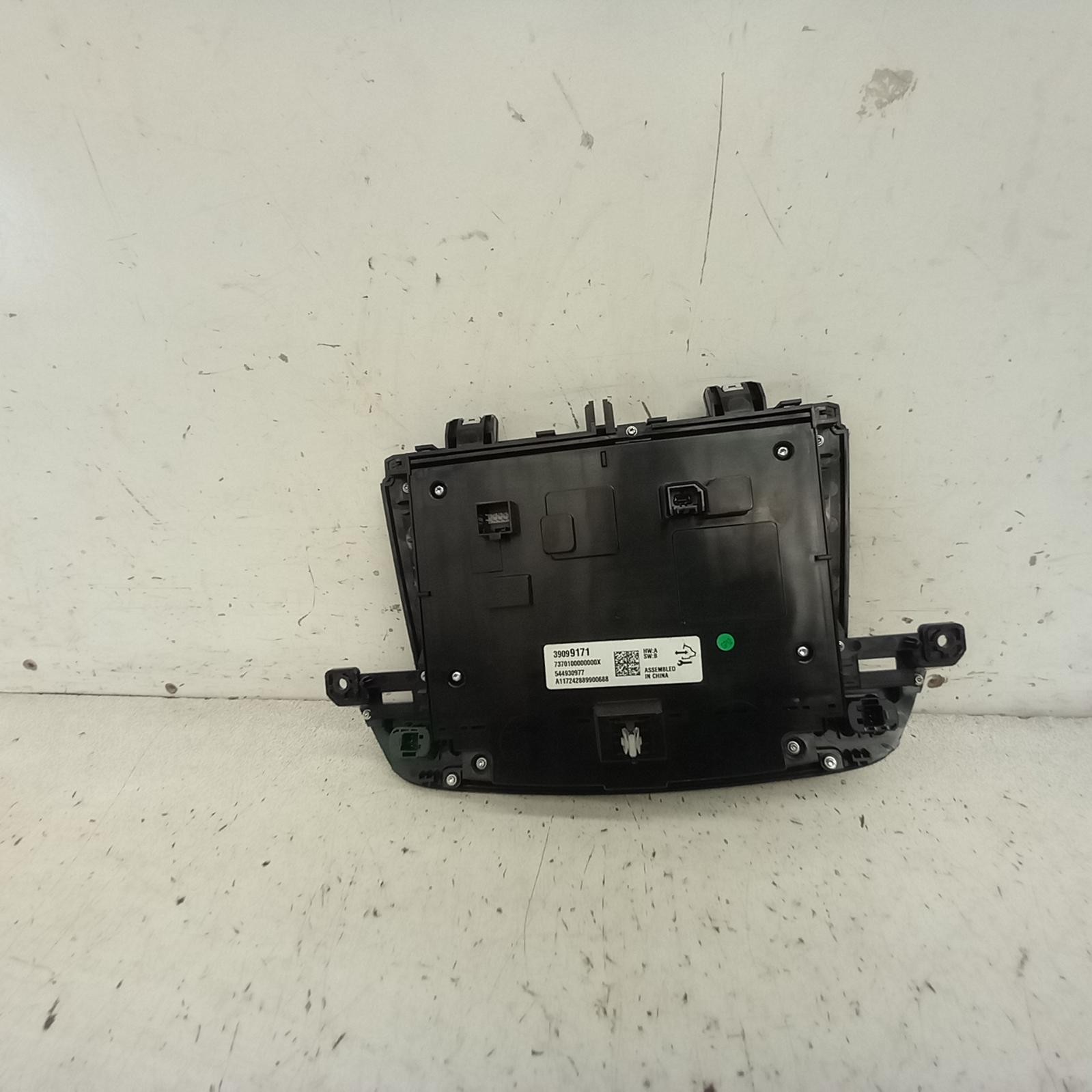 2017 Holden Commodore Radio/Cd/Dvd/Sat/Tv View Auto part Radio/Cd/Dvd/Sat/Tv Holden Commodore 2017