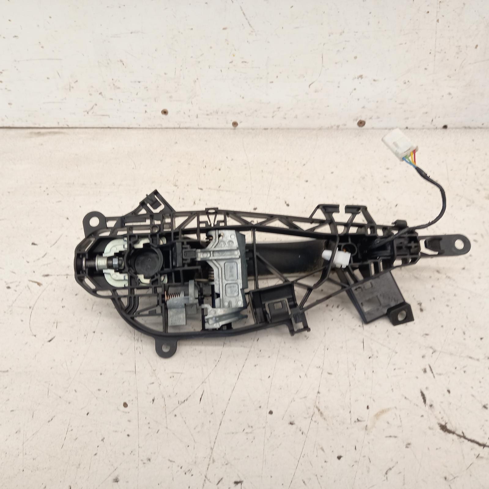 View Auto part Door Handle Holden Commodore 2017
