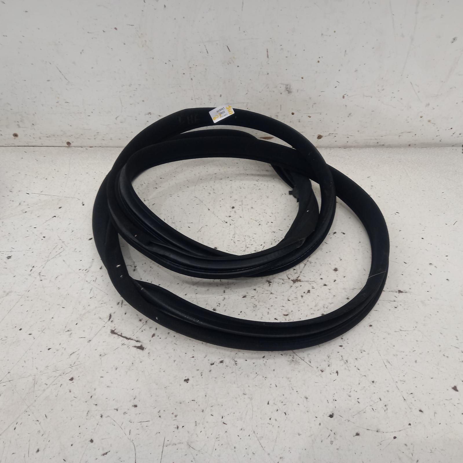 View Auto part Door/Tailgate Seal Mercedes C Class 2011