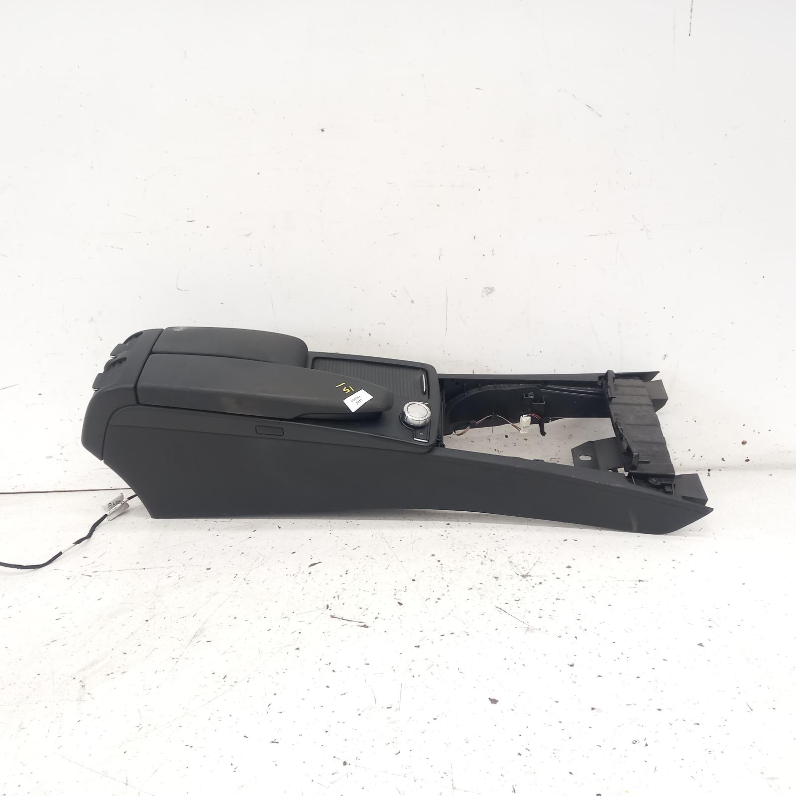 2011 Mercedes C Class Console View Auto part Console Mercedes C Class 2011