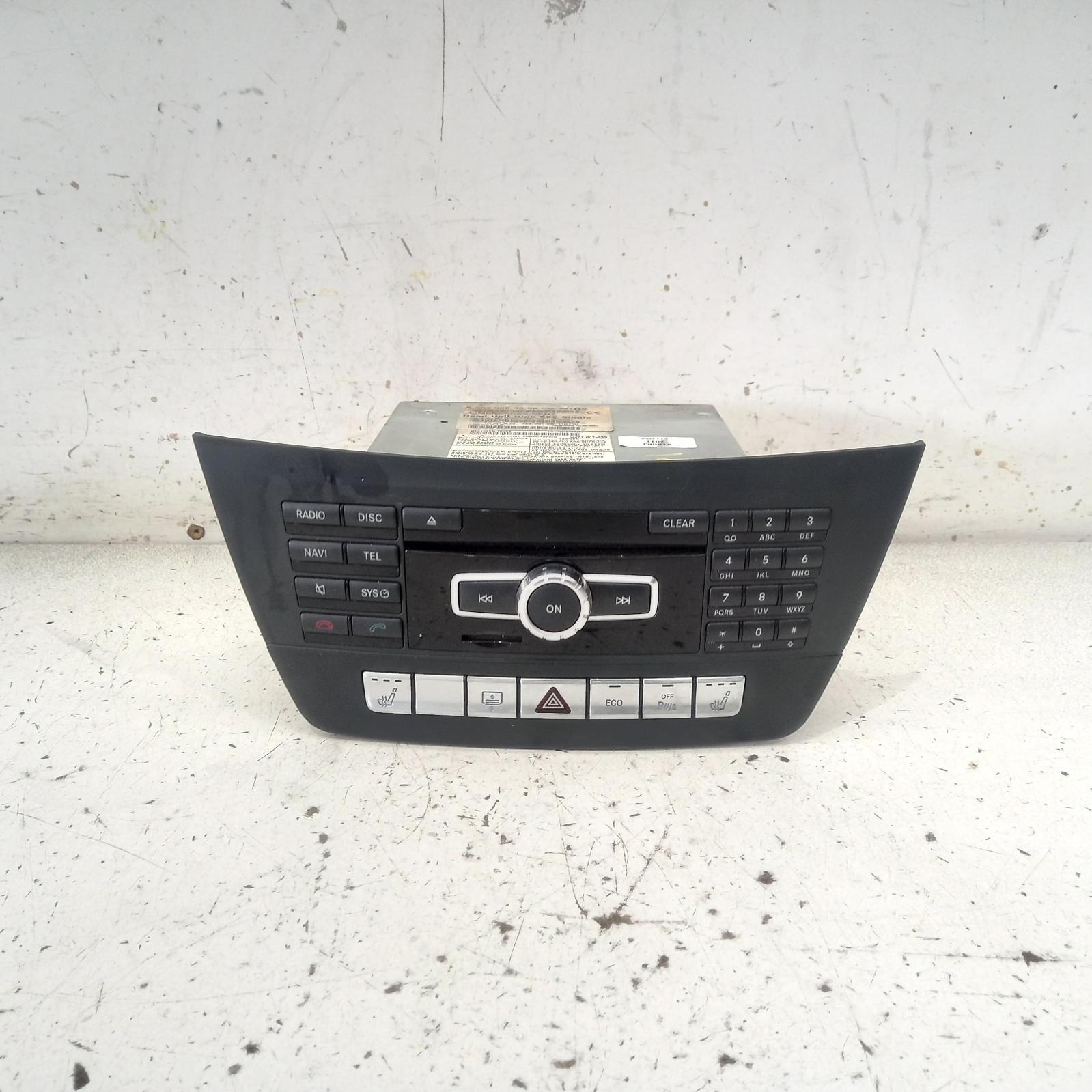 View Auto part Radio/Cd/Dvd/Sat/Tv Mercedes C Class 2011