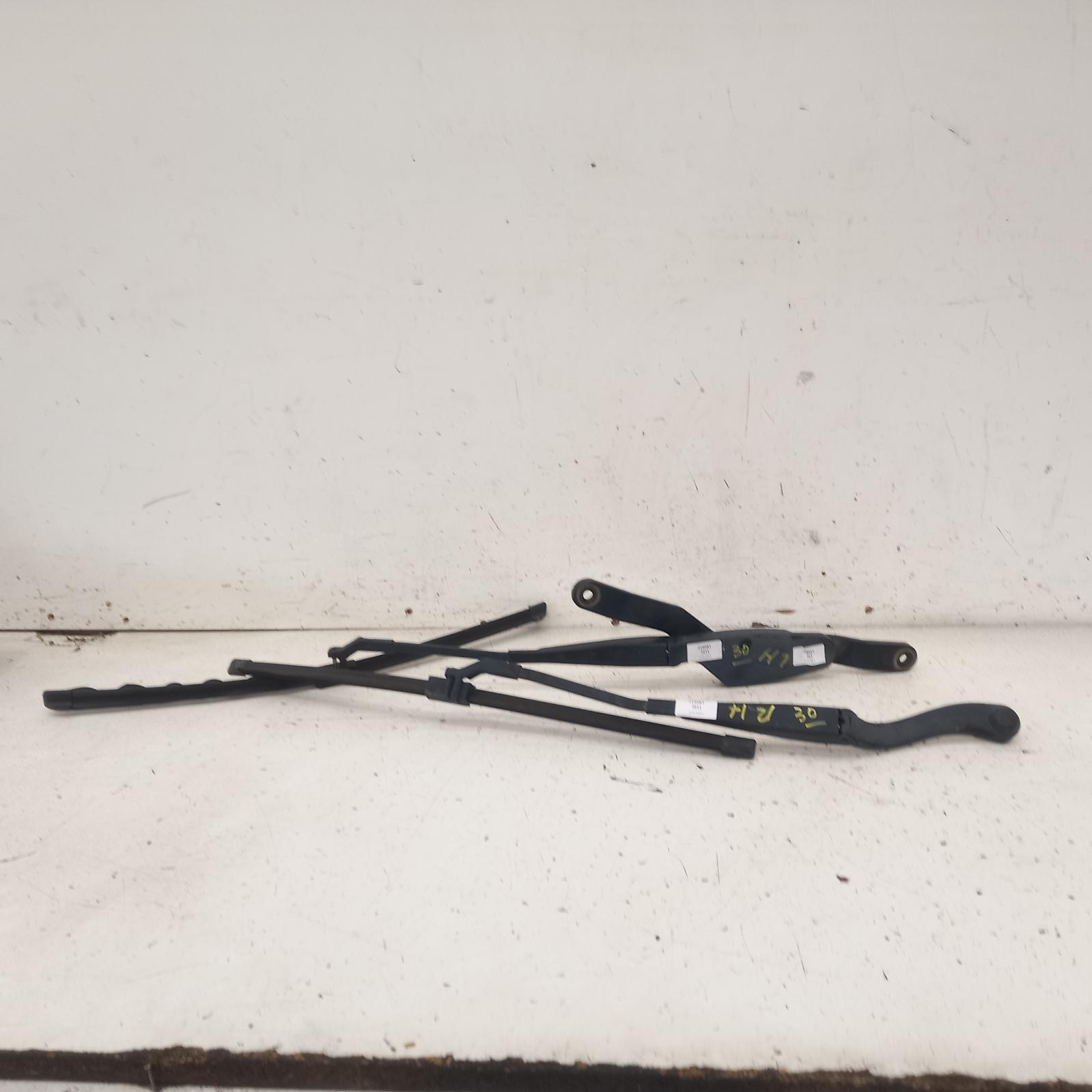 2011 Mercedes C Class Wiper Arm View Auto part Wiper Arm Mercedes C Class 2011