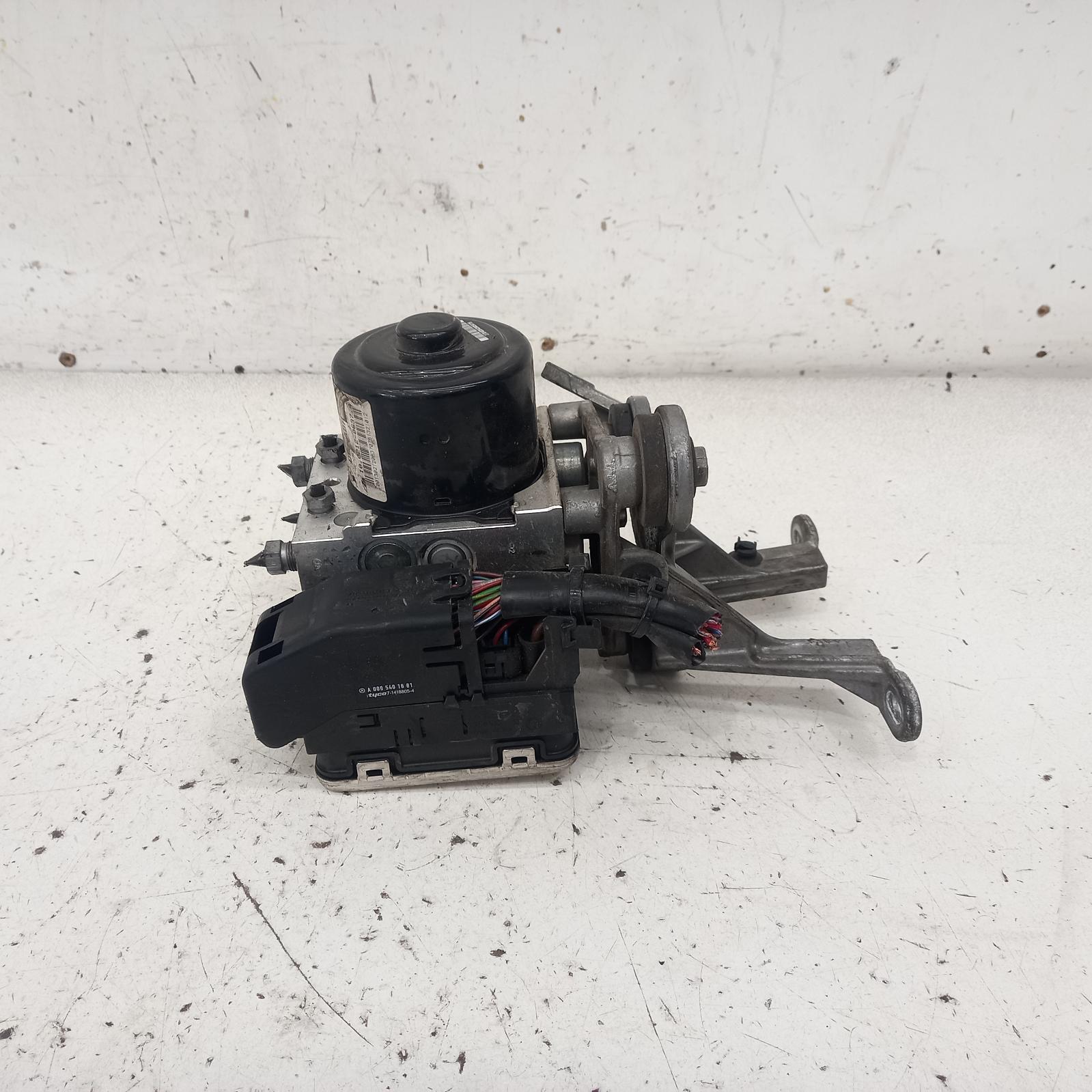 View Auto part Abs Pump/Modulator Mercedes C Class 2011