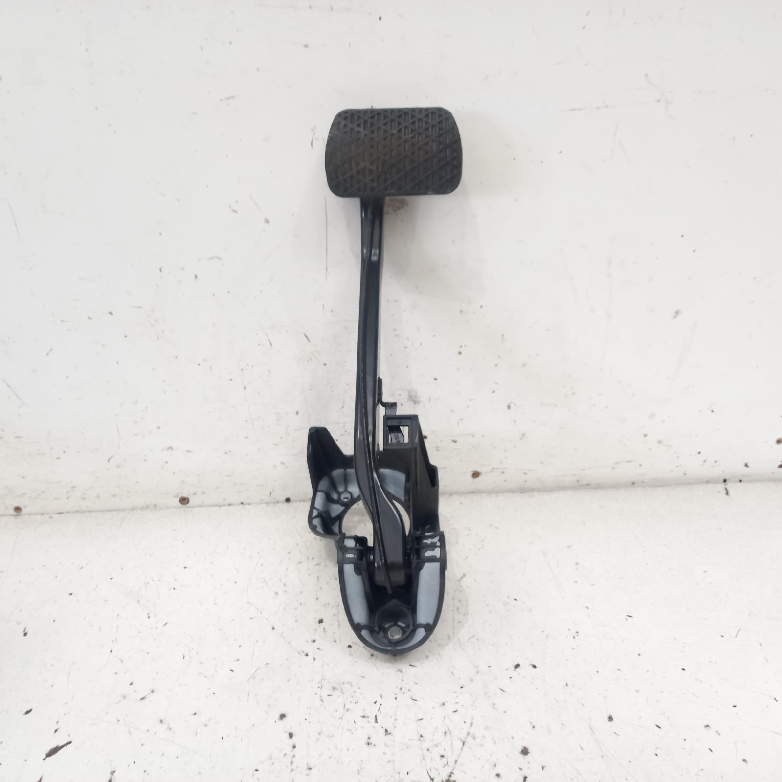2011 Mercedes C Class Pedal Assembly View Auto part Pedal Assembly Mercedes C Class 2011