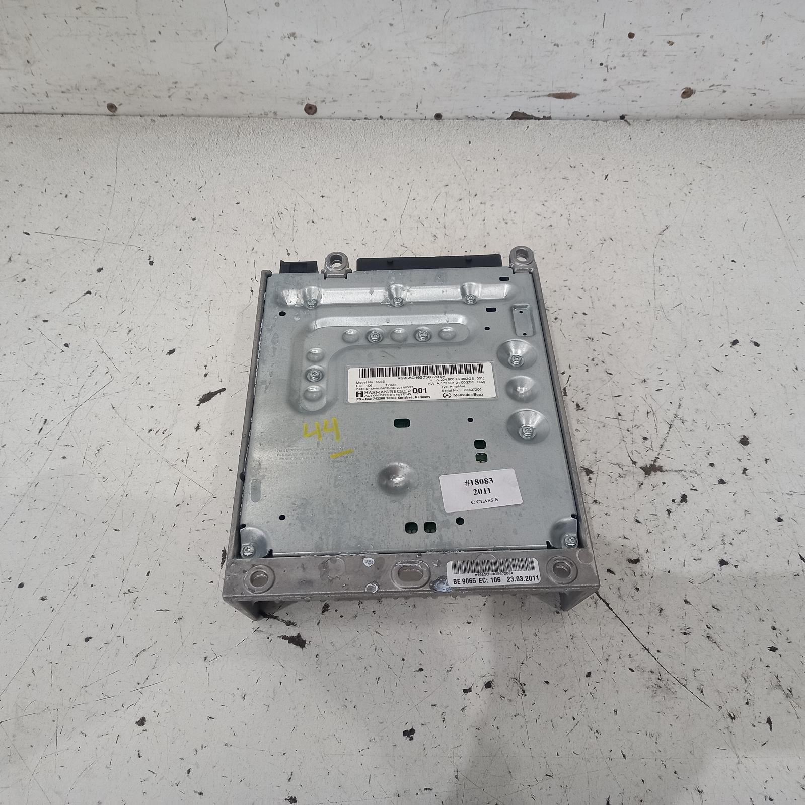 2011 Mercedes C Class Radio/Cd/Dvd/Sat/Tv View Auto part Radio/Cd/Dvd/Sat/Tv Mercedes C Class 2011