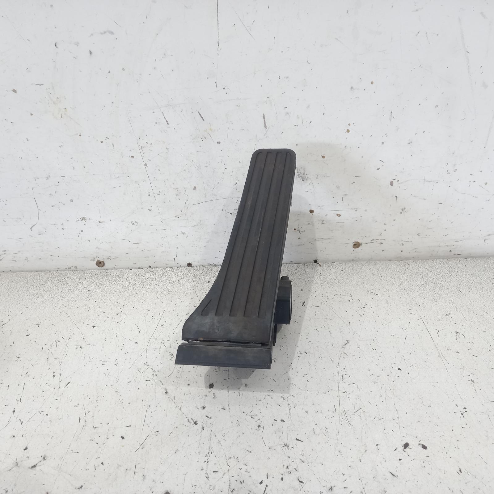 2011 Mercedes C Class Pedal Assembly View Auto part Pedal Assembly Mercedes C Class 2011