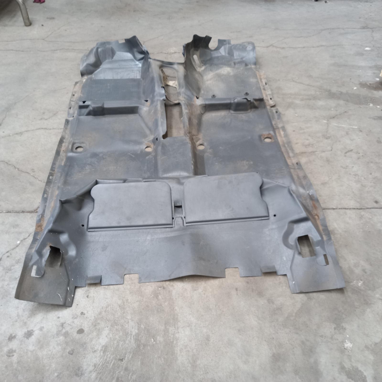 View Auto part Carpet Toyota Hilux 2013