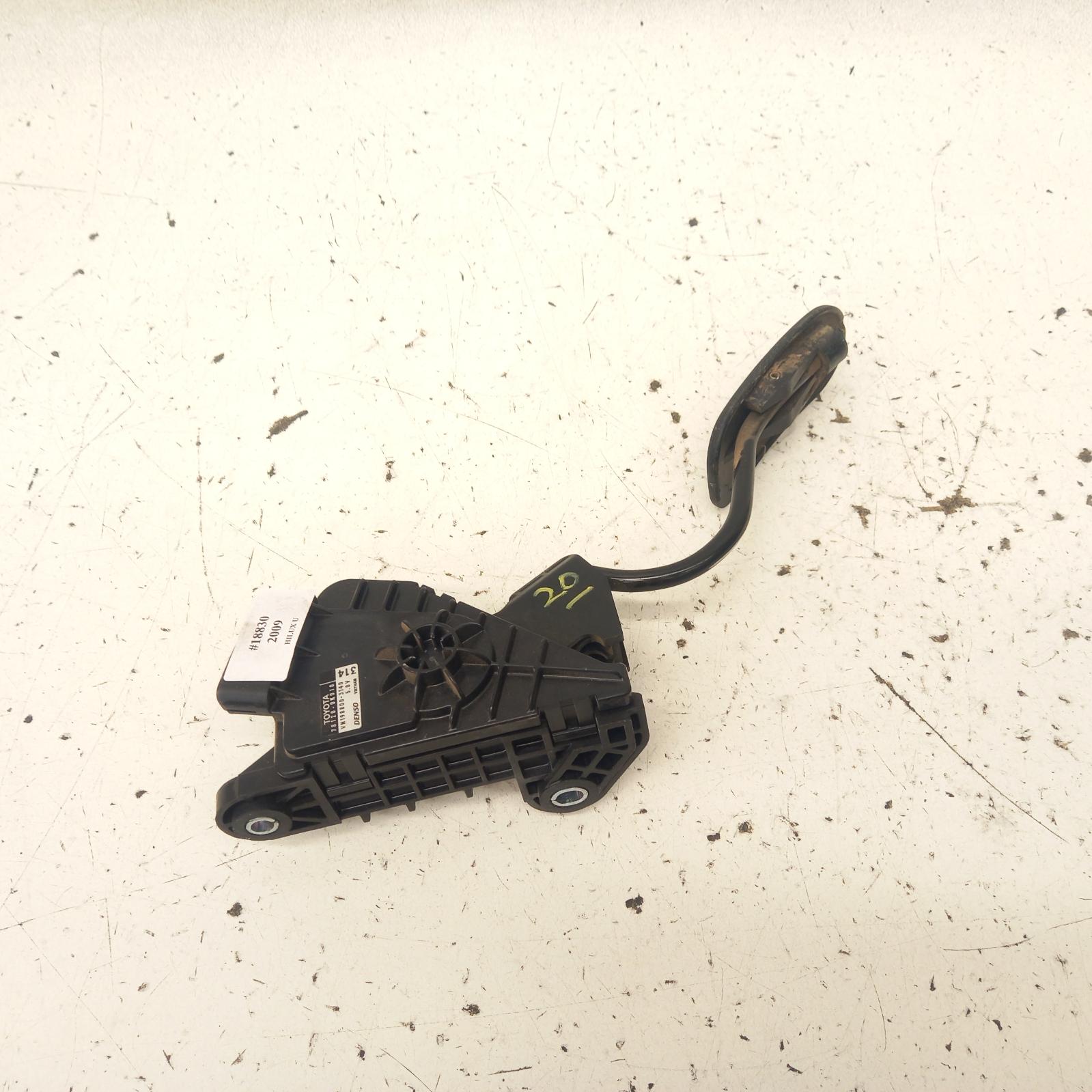 View Auto part Pedal Assembly Toyota Hilux 2009