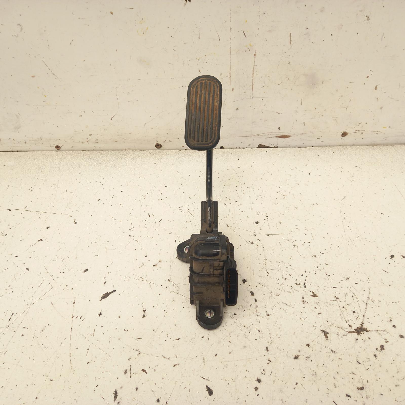 View Auto part Pedal Assembly Toyota Hilux 2009