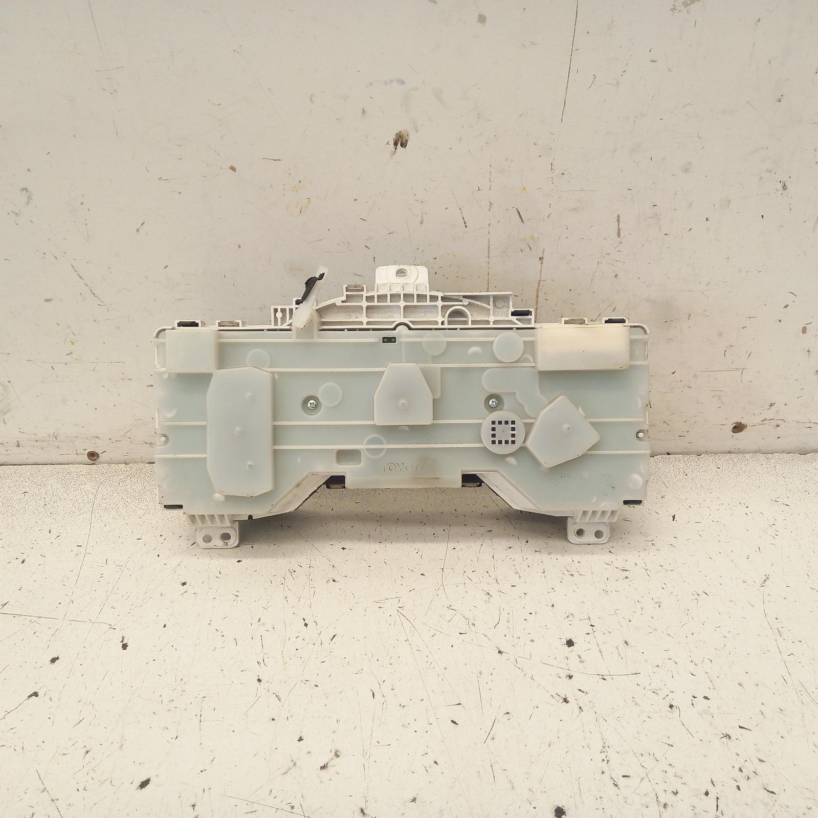 View Auto part Instrument Cluster Toyota Hilux 2009