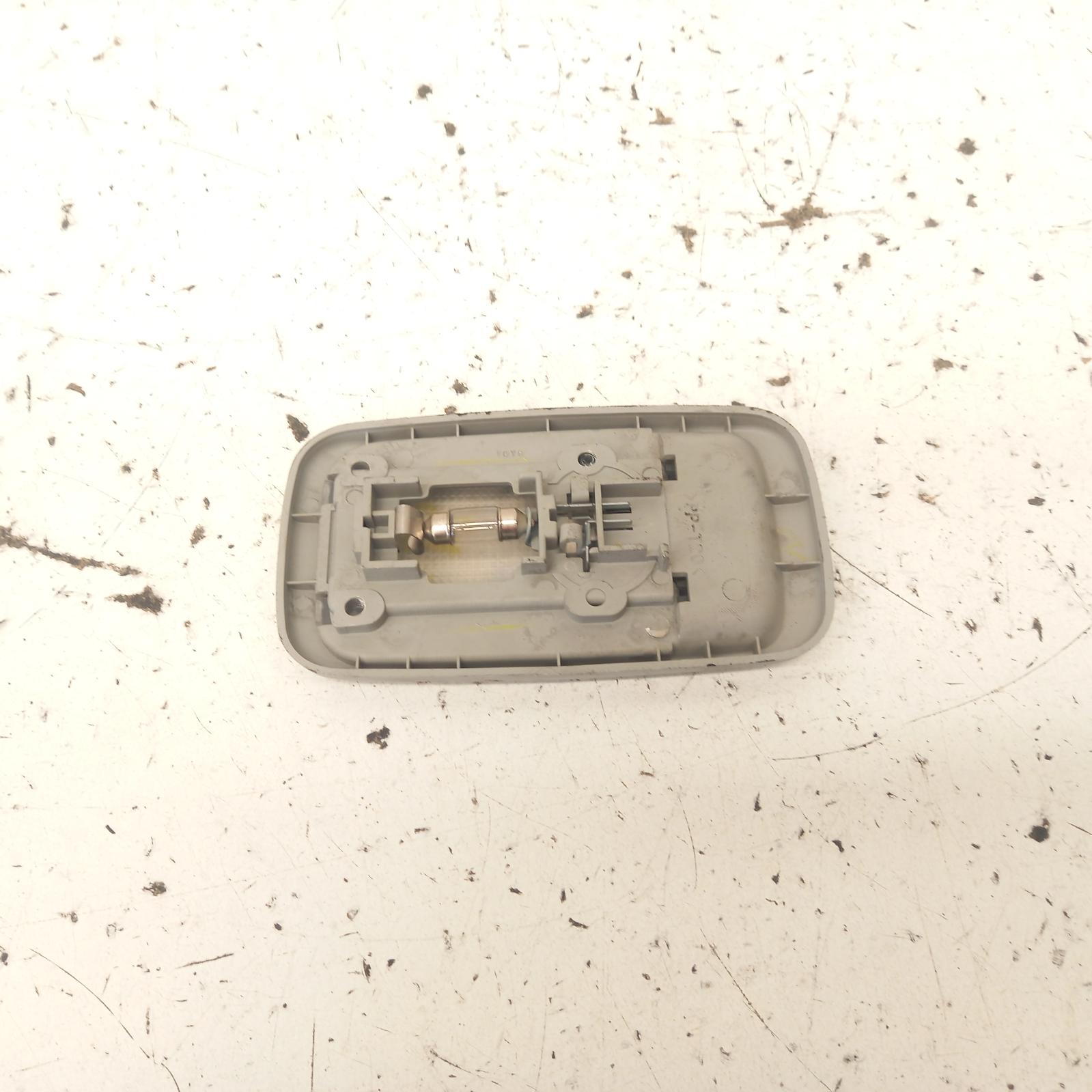 View Auto part Courtesy Light Toyota Hilux 2009