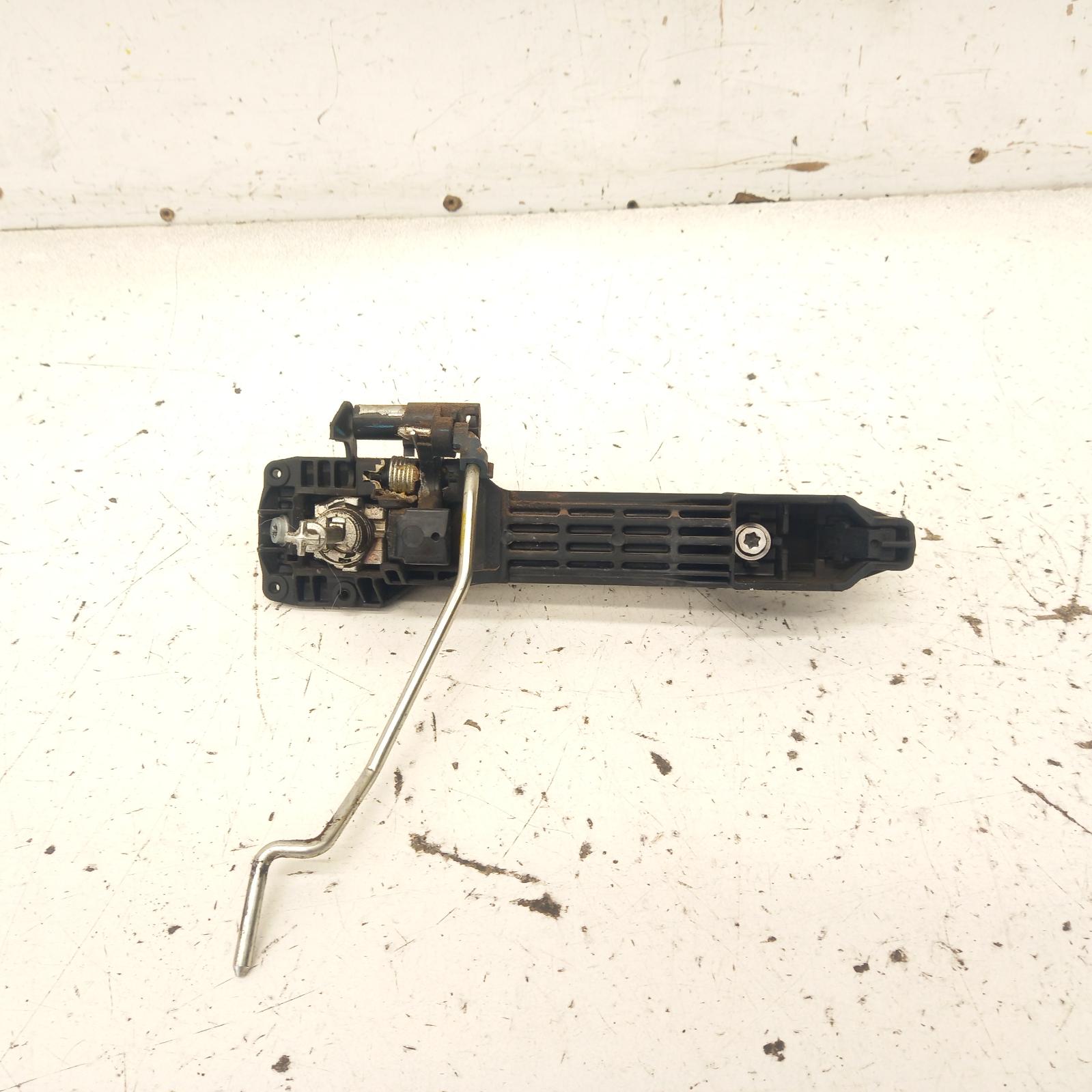 View Auto part Door Handle Toyota Hilux 2009