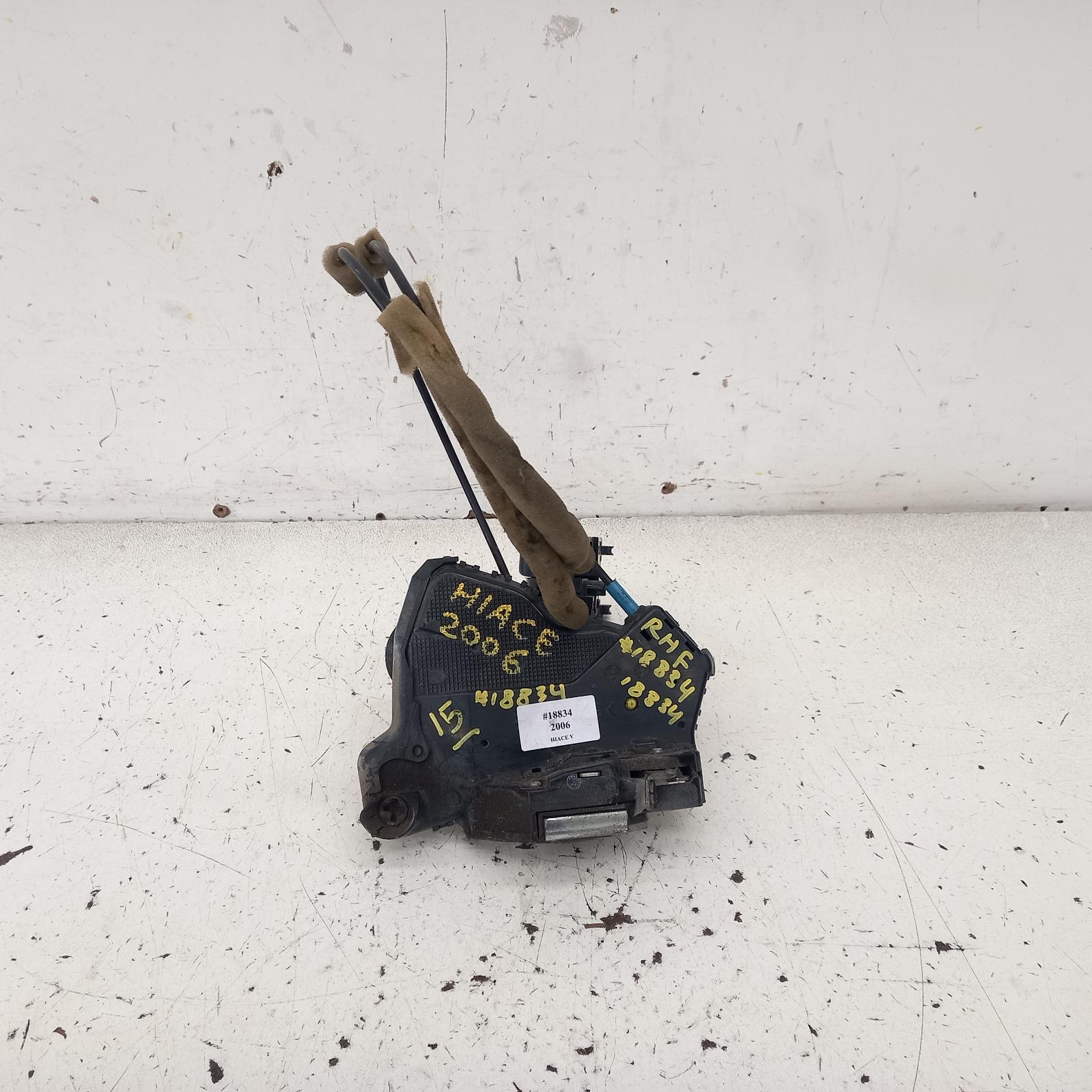 2006 Toyota Hiace Door/Boot/Gate Lock View Auto part Door/Boot/Gate Lock Toyota Hiace 2006