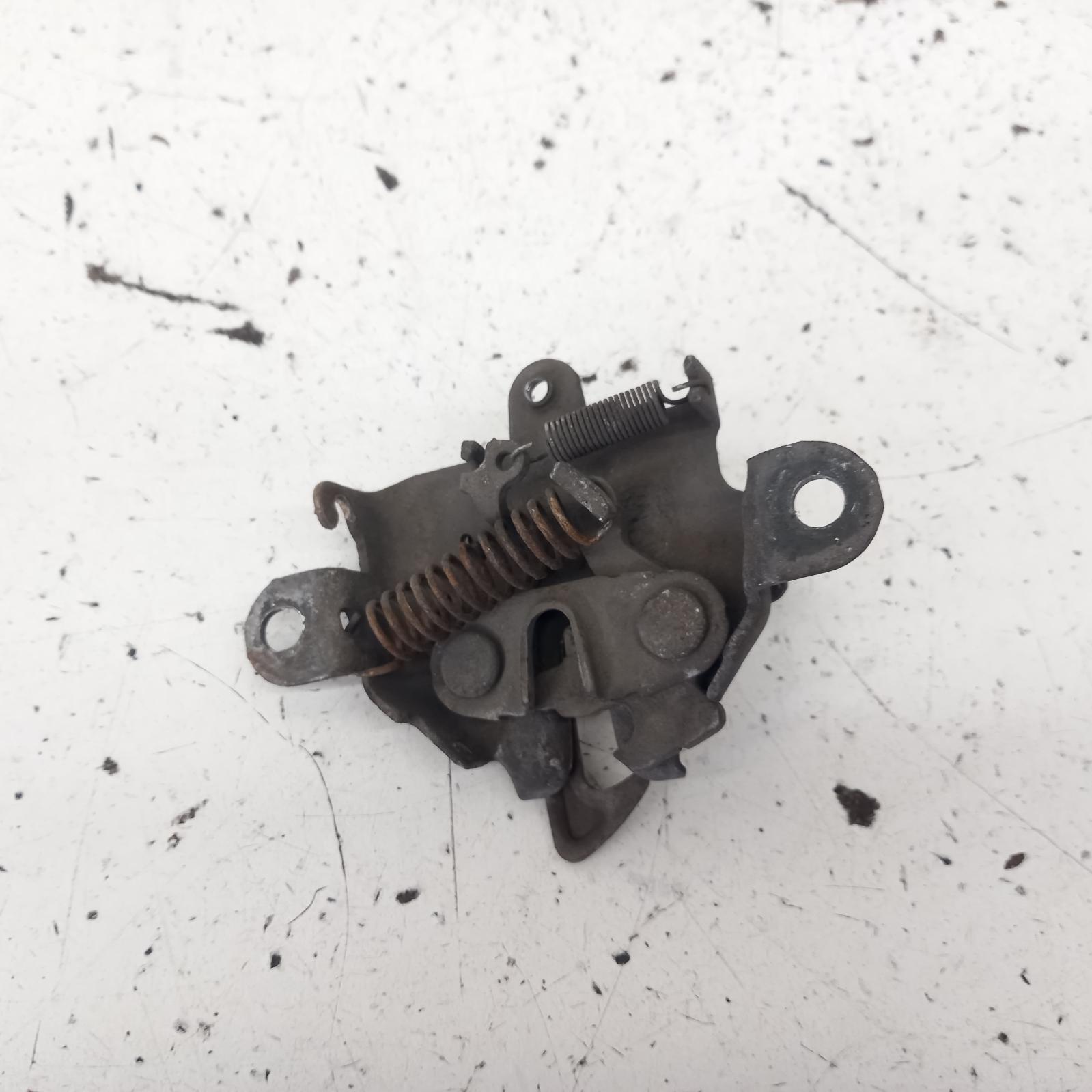 2006 Toyota Hiace Bonnet Lock/Support View Auto part Bonnet Lock/Support Toyota Hiace 2006