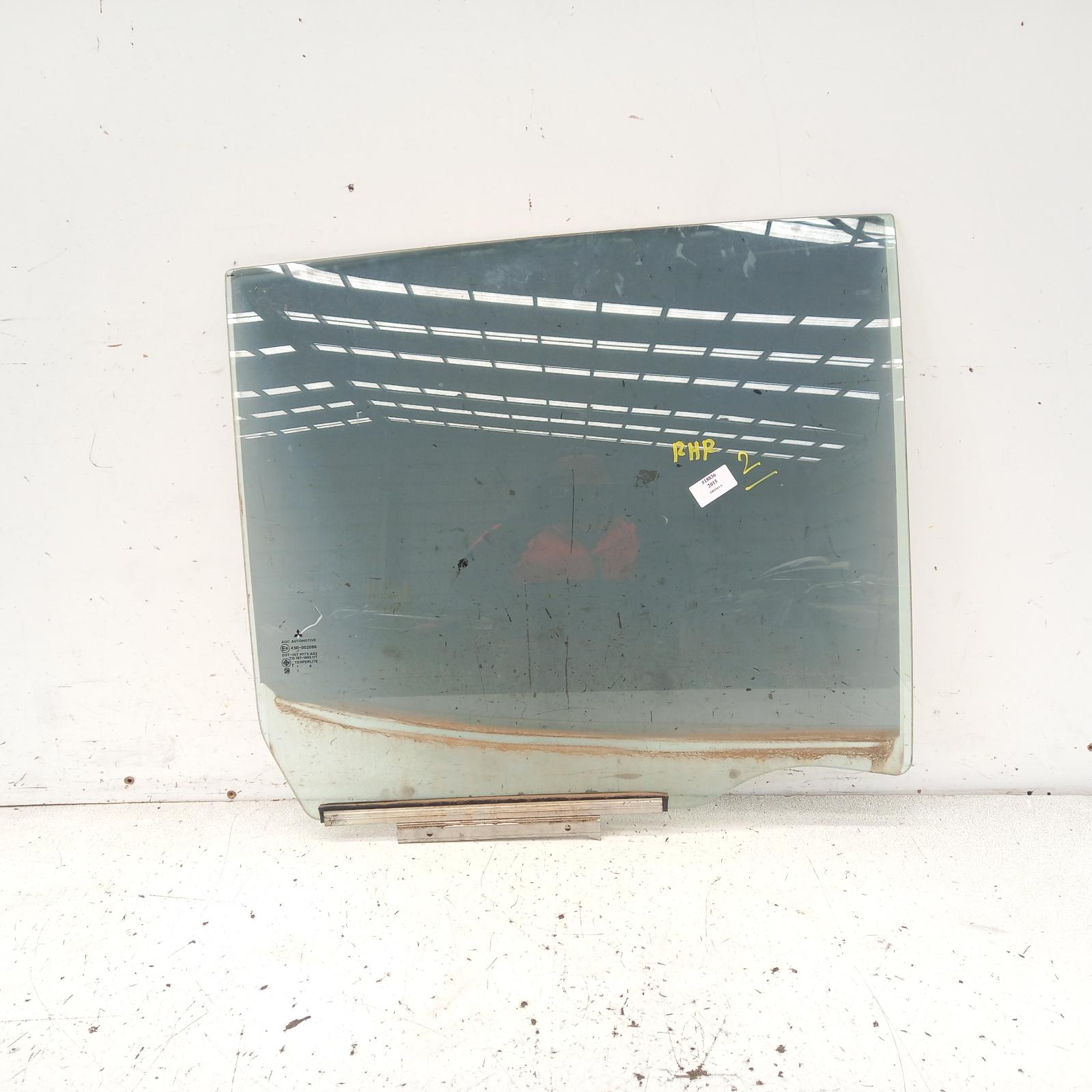 2015 Mitsubishi Triton Right Rear Door Window View Auto part Right Rear Door Window Mitsubishi Triton 2015