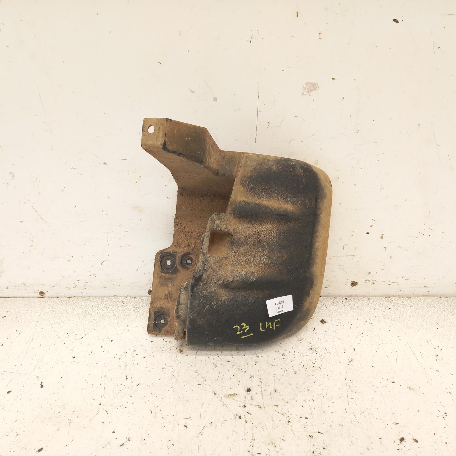View Auto part Mud Flaps Mitsubishi Triton 2015