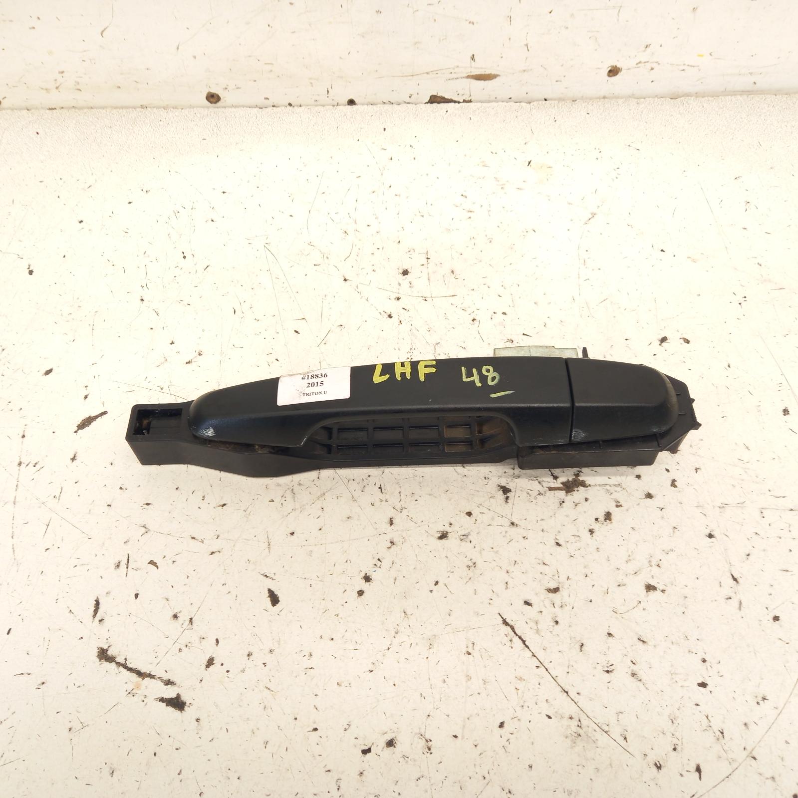 View Auto part Door Handle Mitsubishi Triton 2015