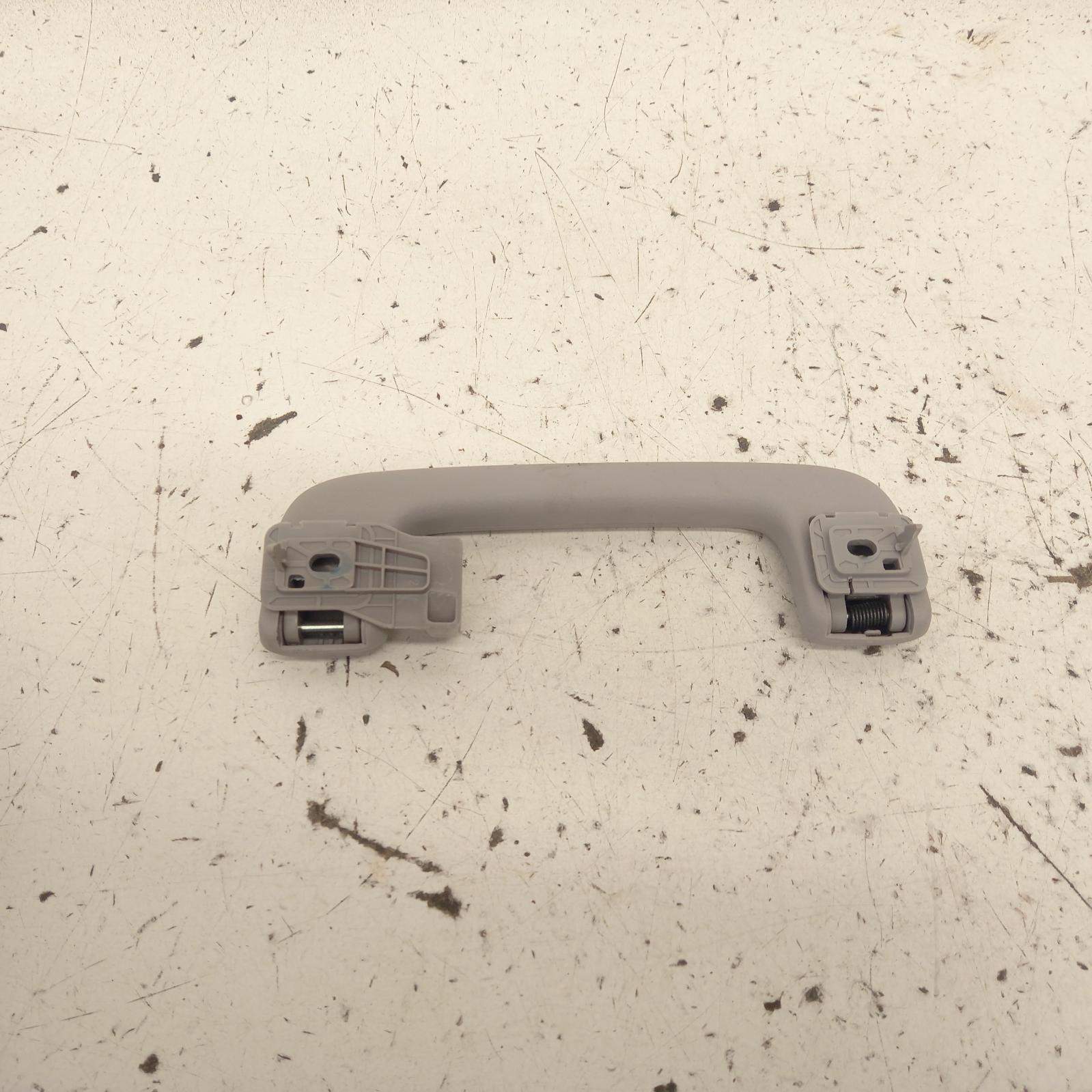 View Auto part Grab Handle Mitsubishi Triton 2015