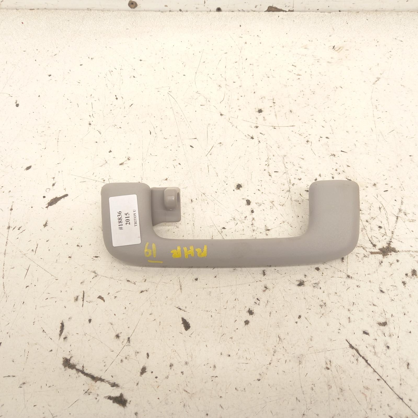 View Auto part Grab Handle Mitsubishi Triton 2015