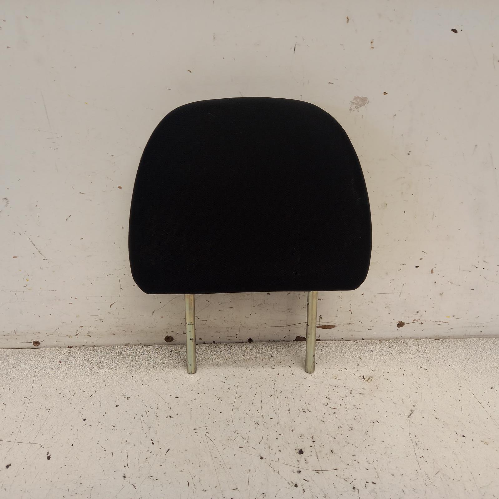 View Auto part Headrest Mitsubishi Triton 2015