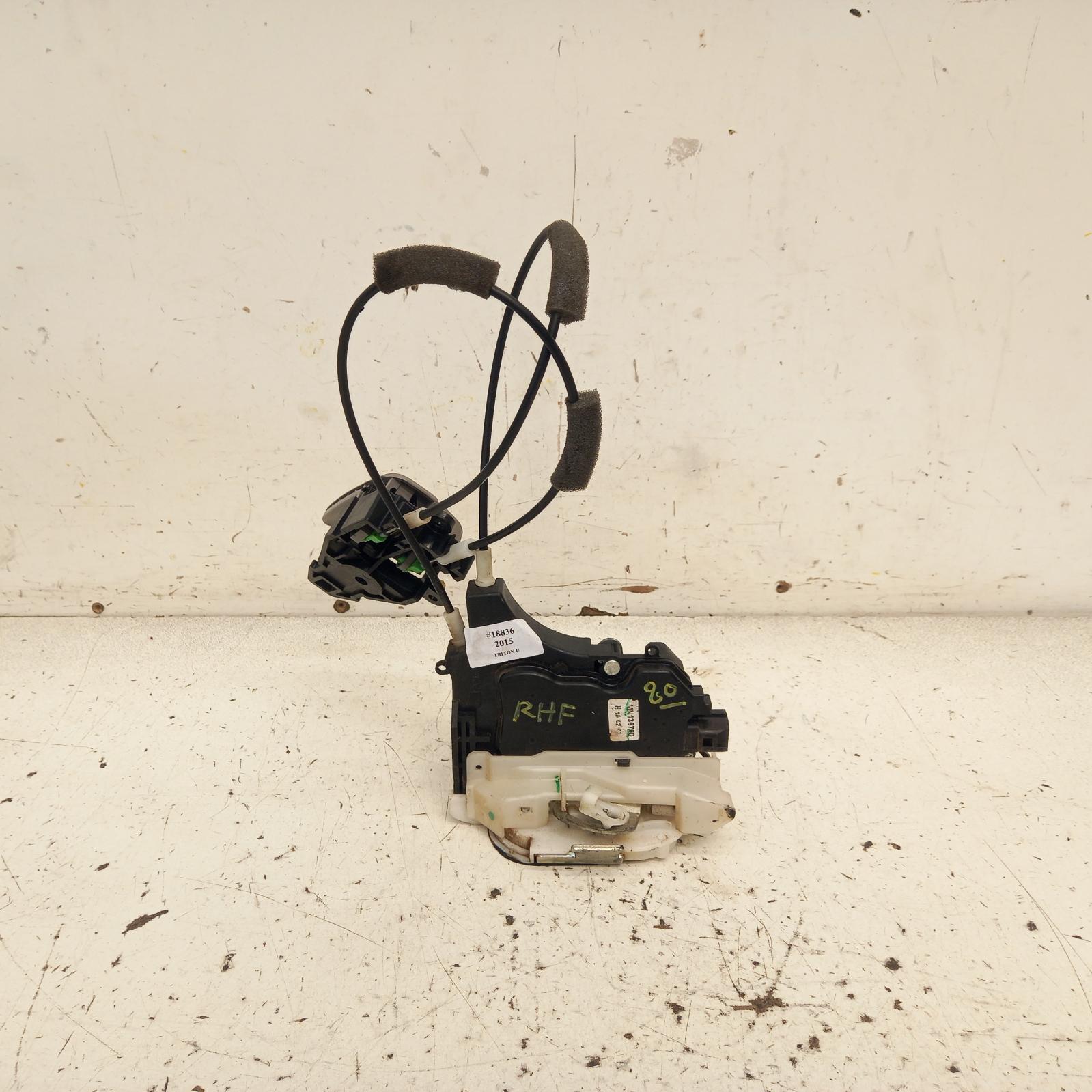 View Auto part Door/Boot/Gate Lock Mitsubishi Triton 2015