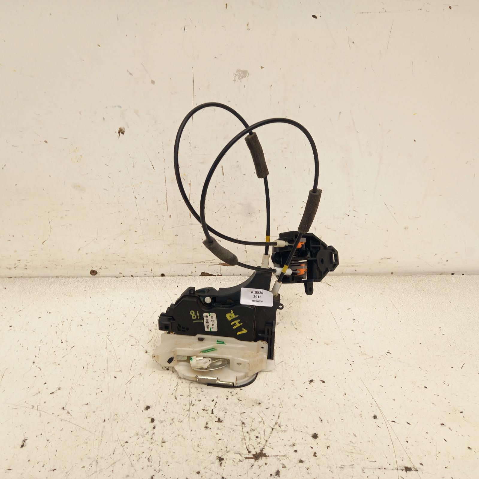 View Auto part Door/Boot/Gate Lock Mitsubishi Triton 2015