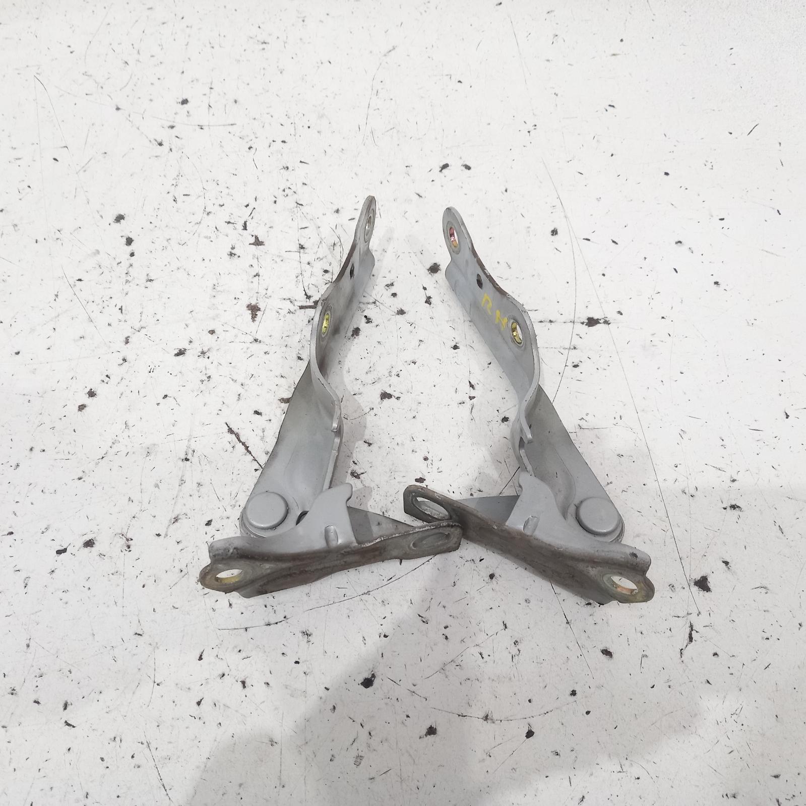View Auto part Bonnet Hinge/Strut Hyundai Elantra 2005