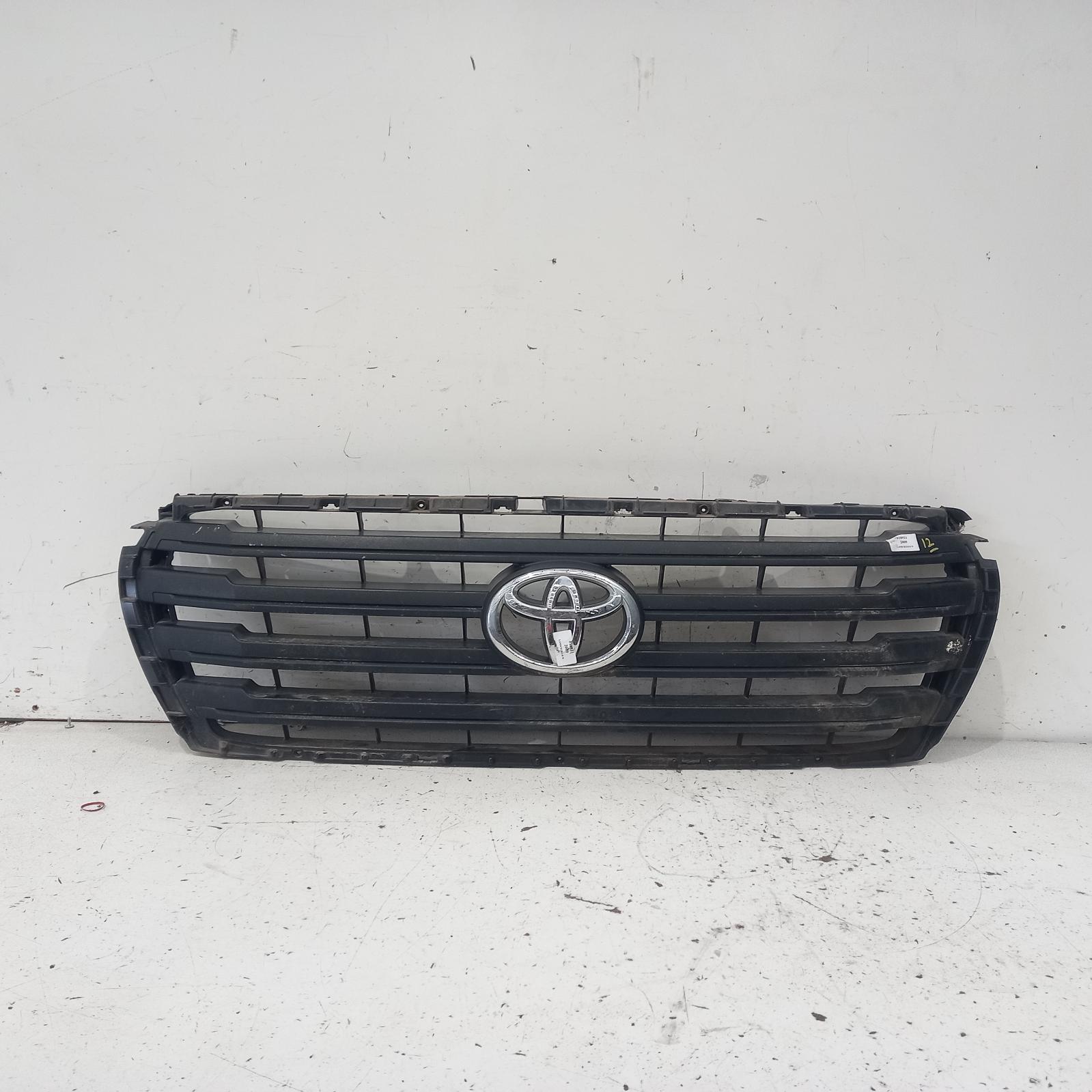 View Auto part Grille Toyota Landcruiser 2009