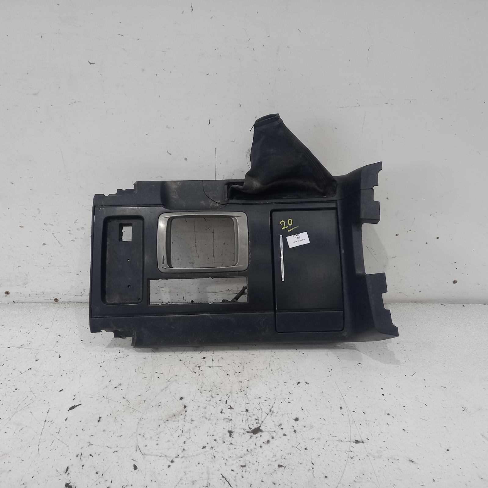View Auto part Console Toyota Landcruiser 2009