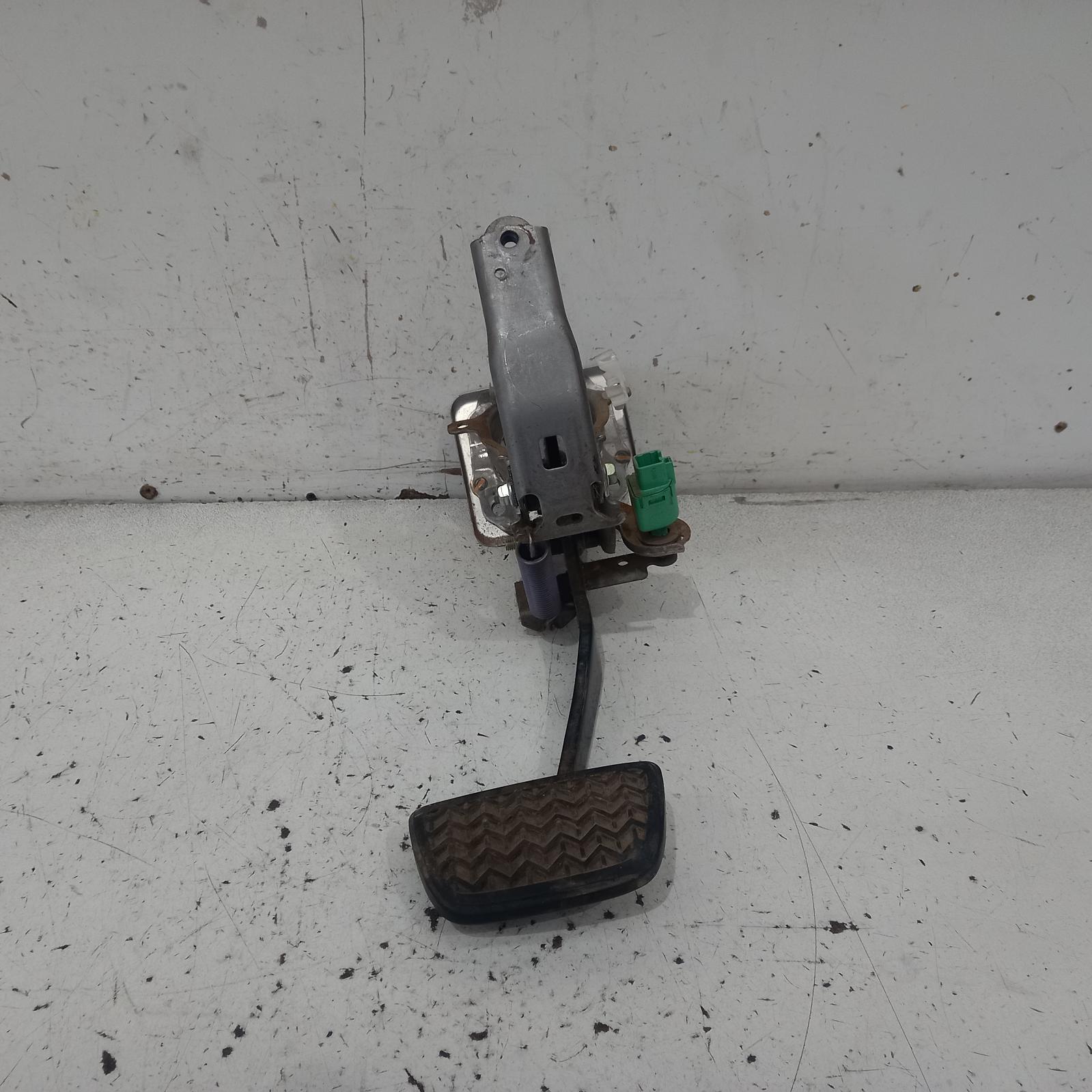 View Auto part Pedal Assembly Toyota Landcruiser 2009