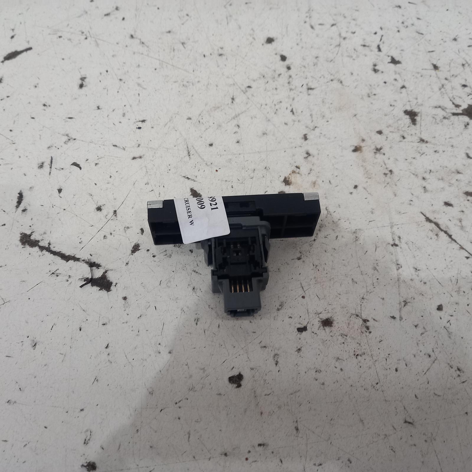View Auto part Misc Switch/Relay Toyota Landcruiser 2009