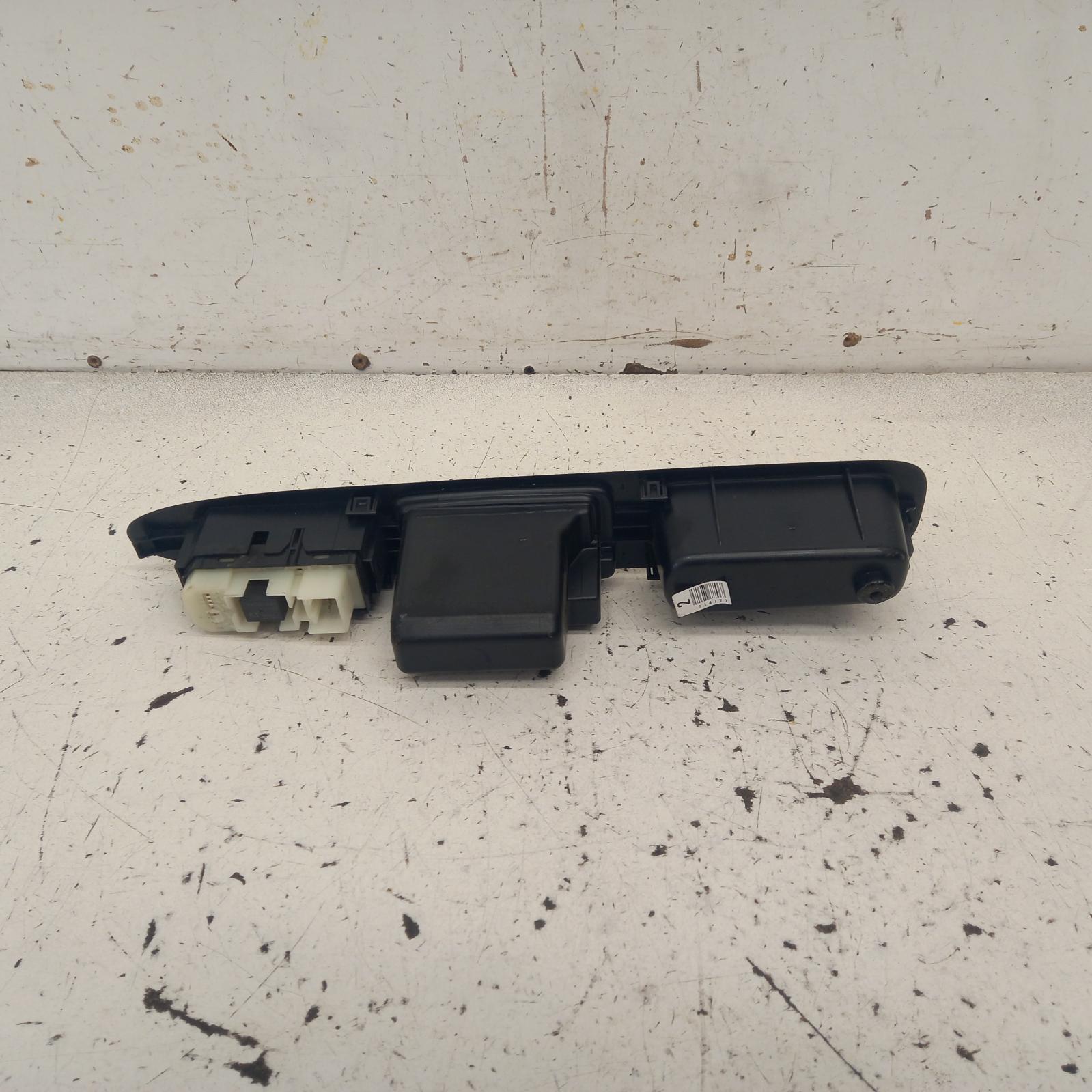 View Auto part Pwr Dr Wind Switch Toyota Avensis 2002
