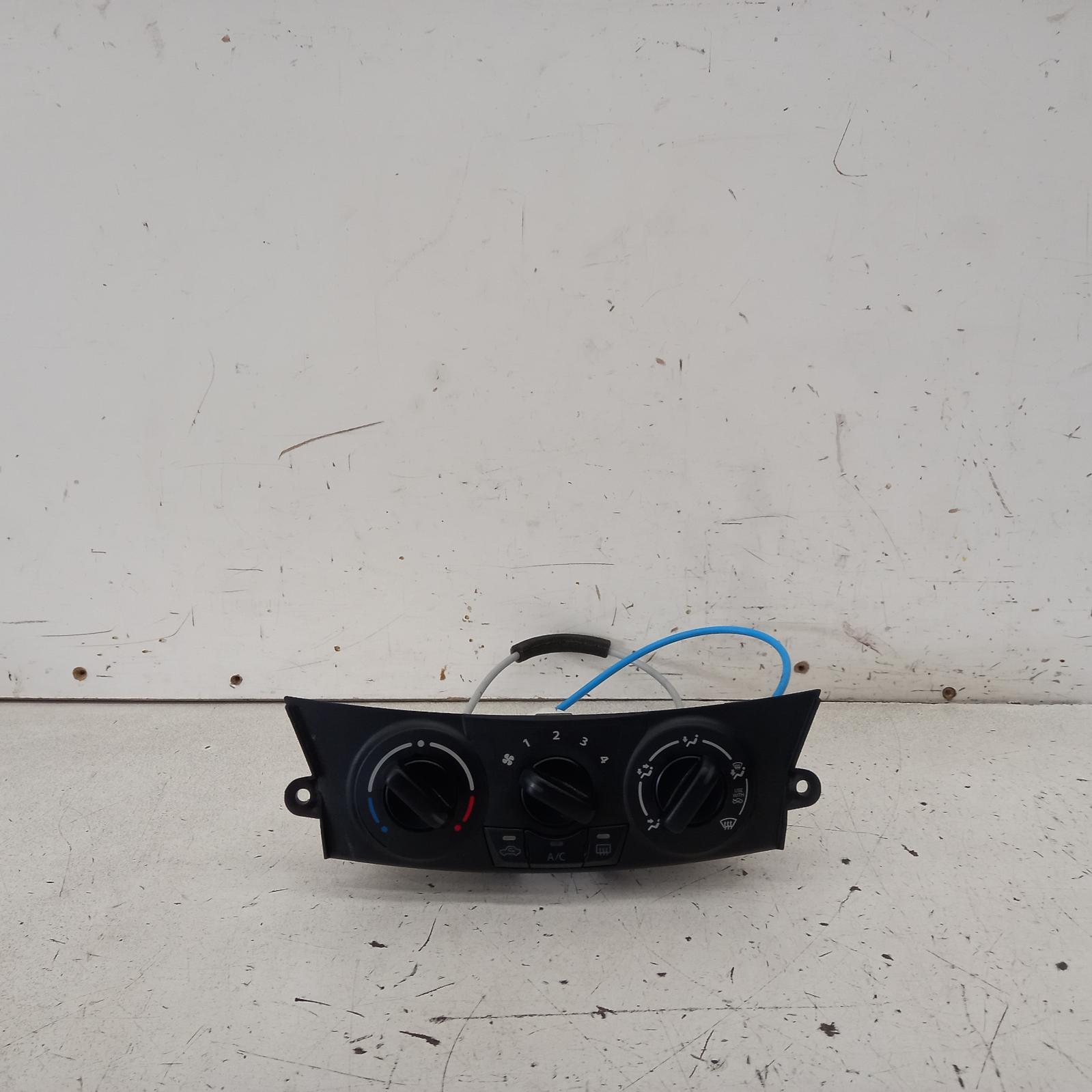 View Auto part Heater/Ac Controls Suzuki Swift 2016