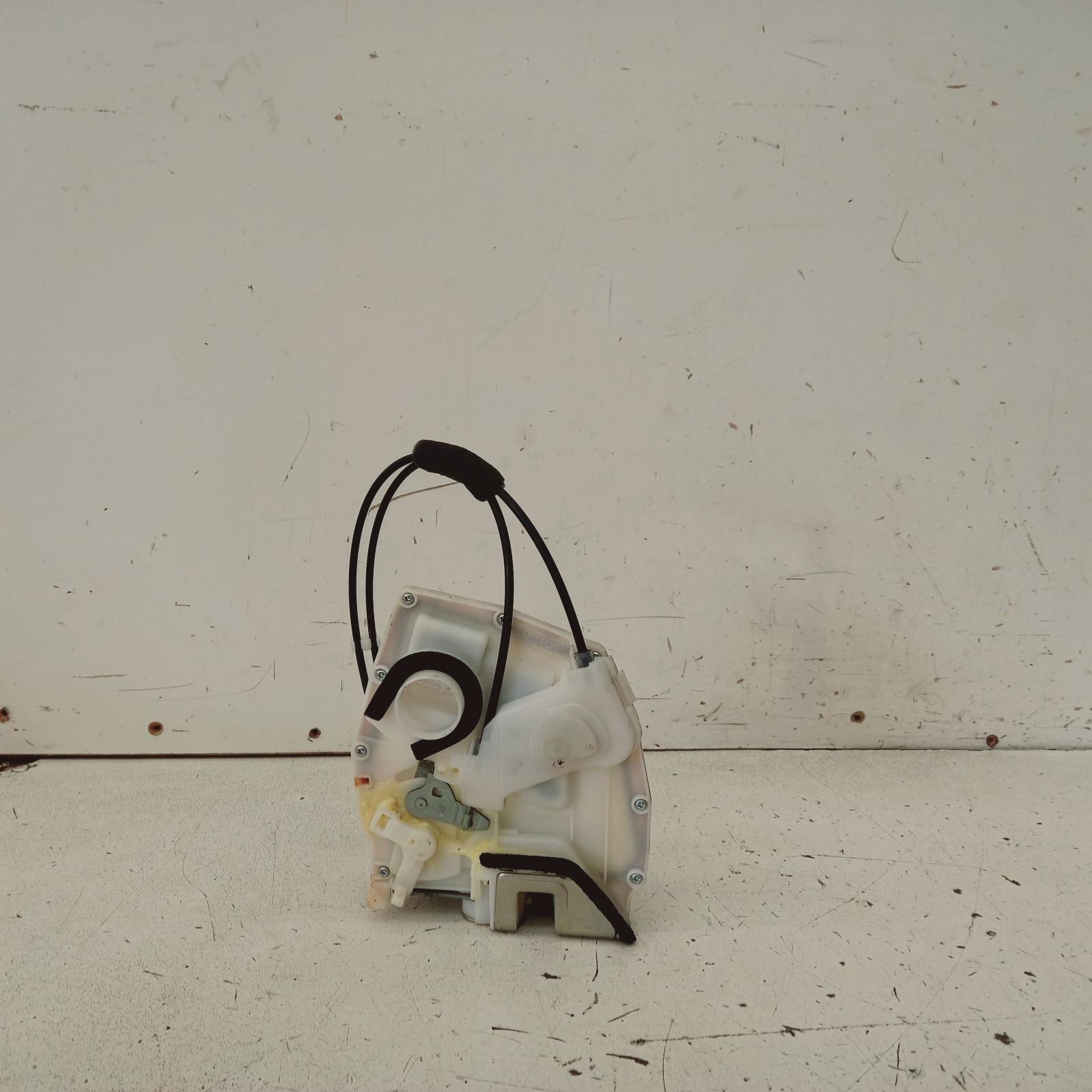 View Auto part Door/Boot/Gate Lock Suzuki Swift 2016