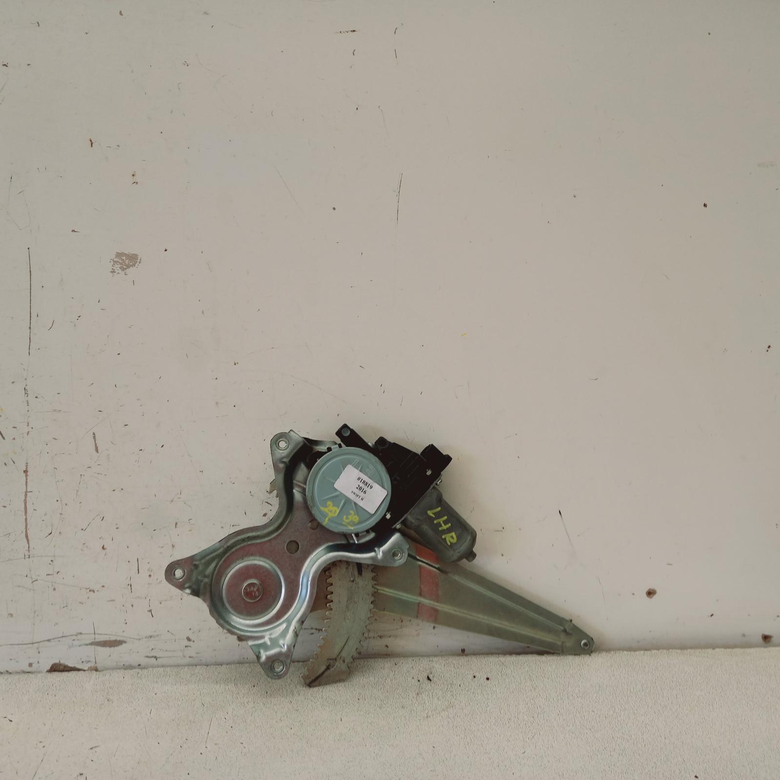 View Auto part Left Rear Wnd Reg/Motor Suzuki Swift 2016