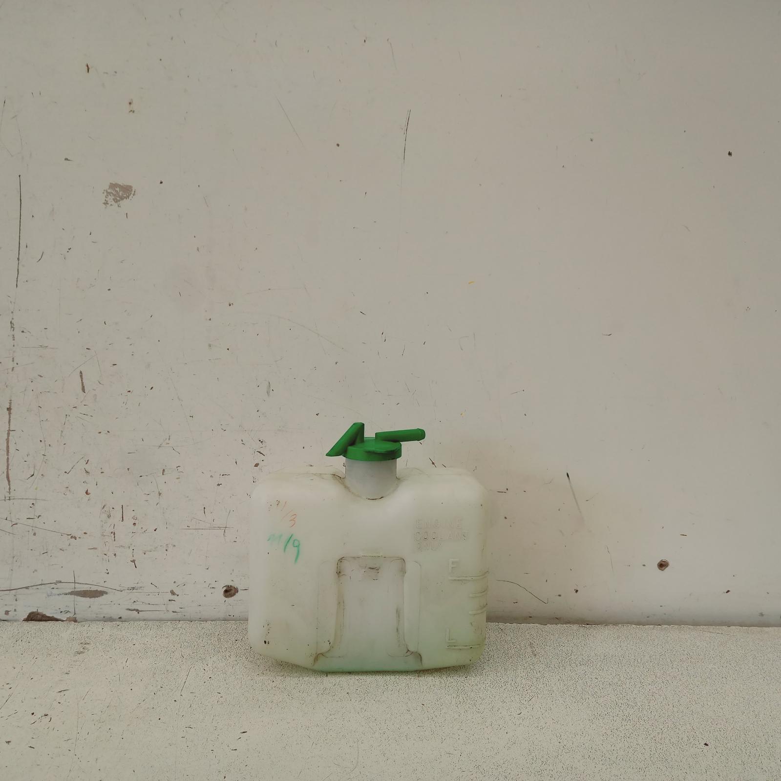 View Auto part Overflow Bottle Suzuki Swift 2016