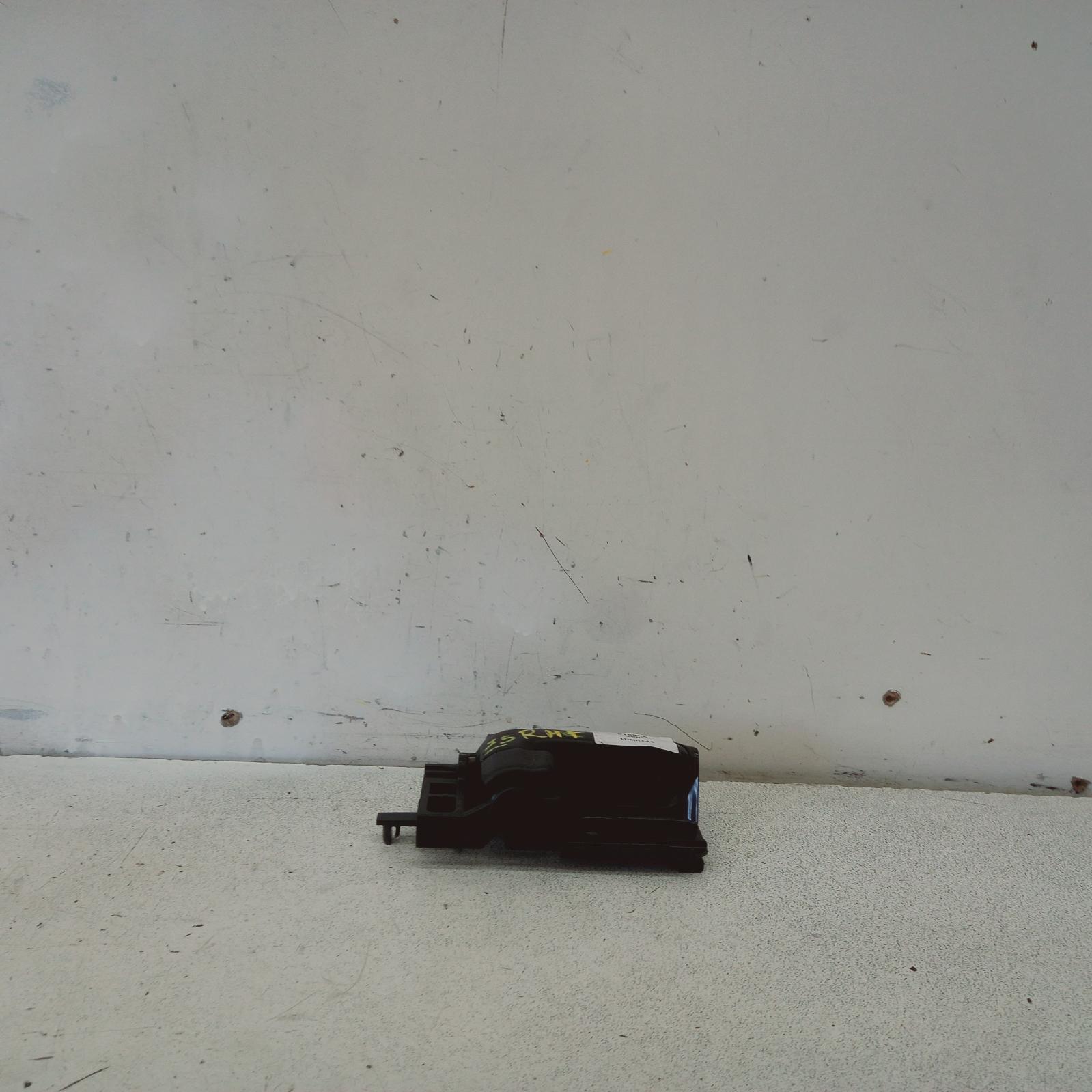View Auto part Door Handle Toyota Corolla 2005