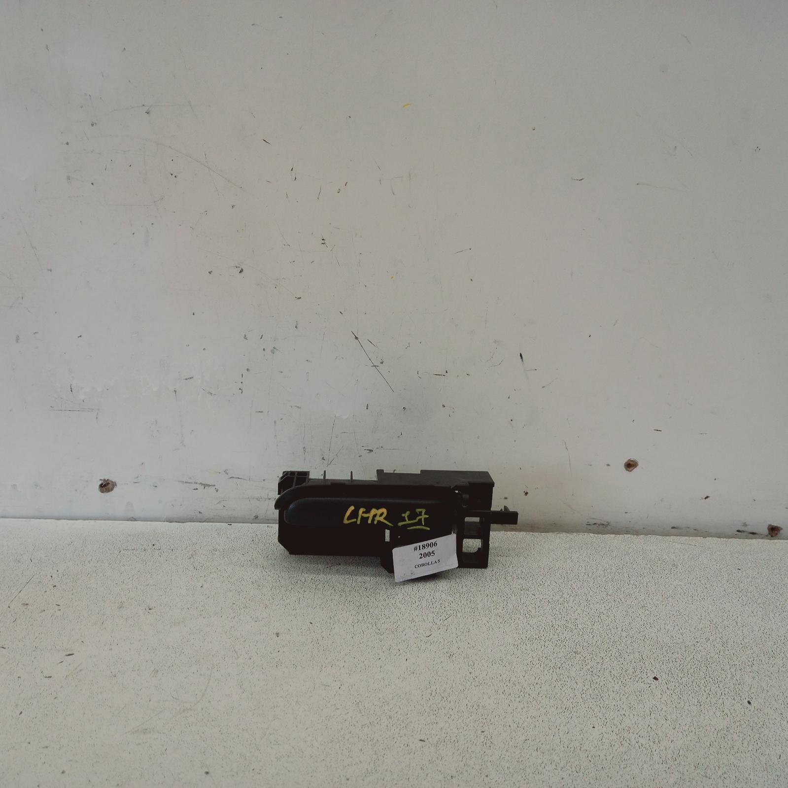 View Auto part Door Handle Toyota Corolla 2005