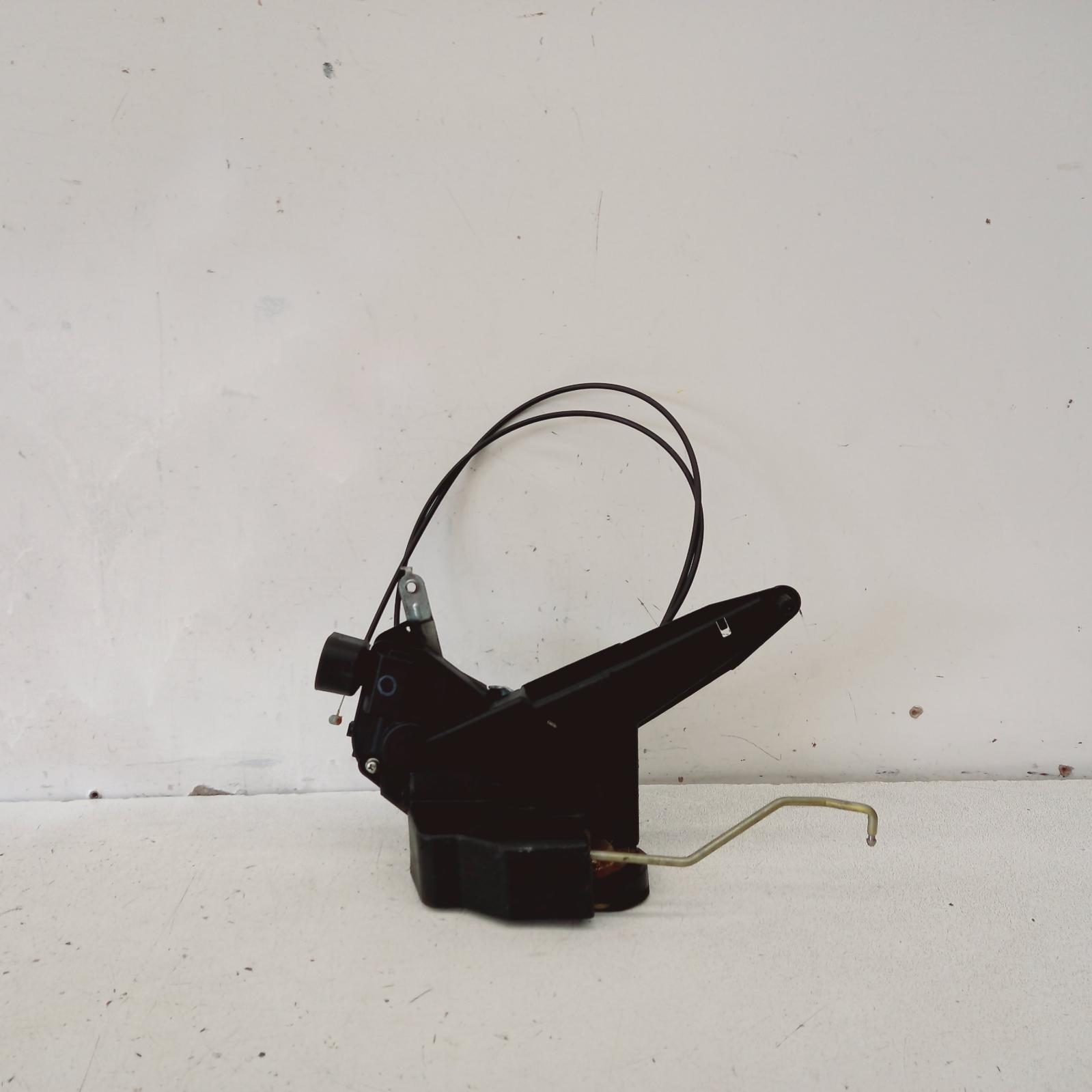 View Auto part Door/Boot/Gate Lock Toyota Corolla 2005