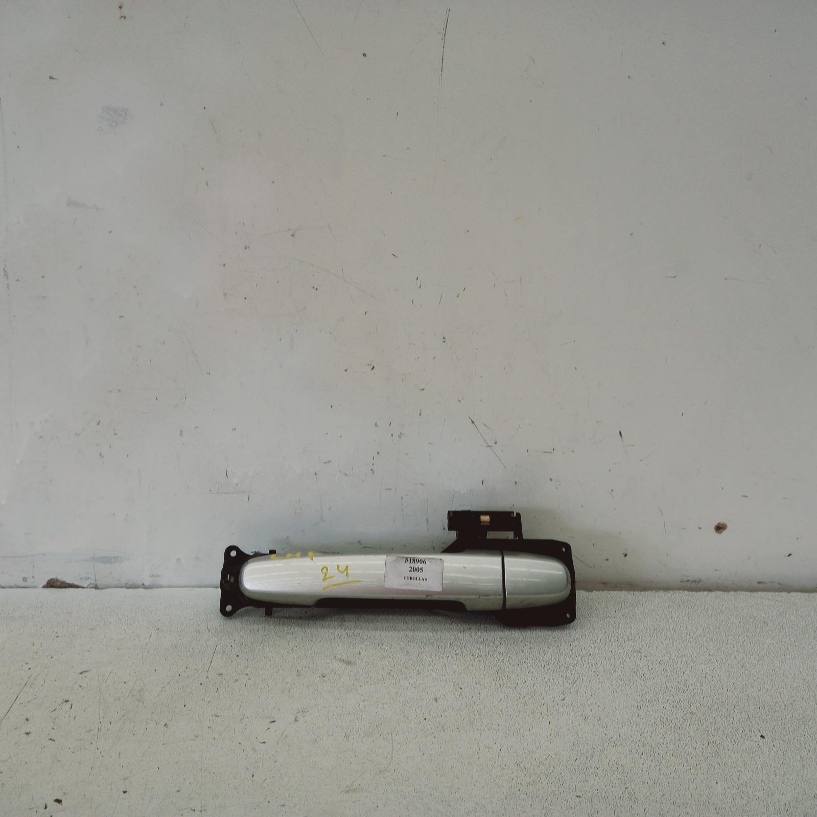 View Auto part Door Handle Toyota Corolla 2005