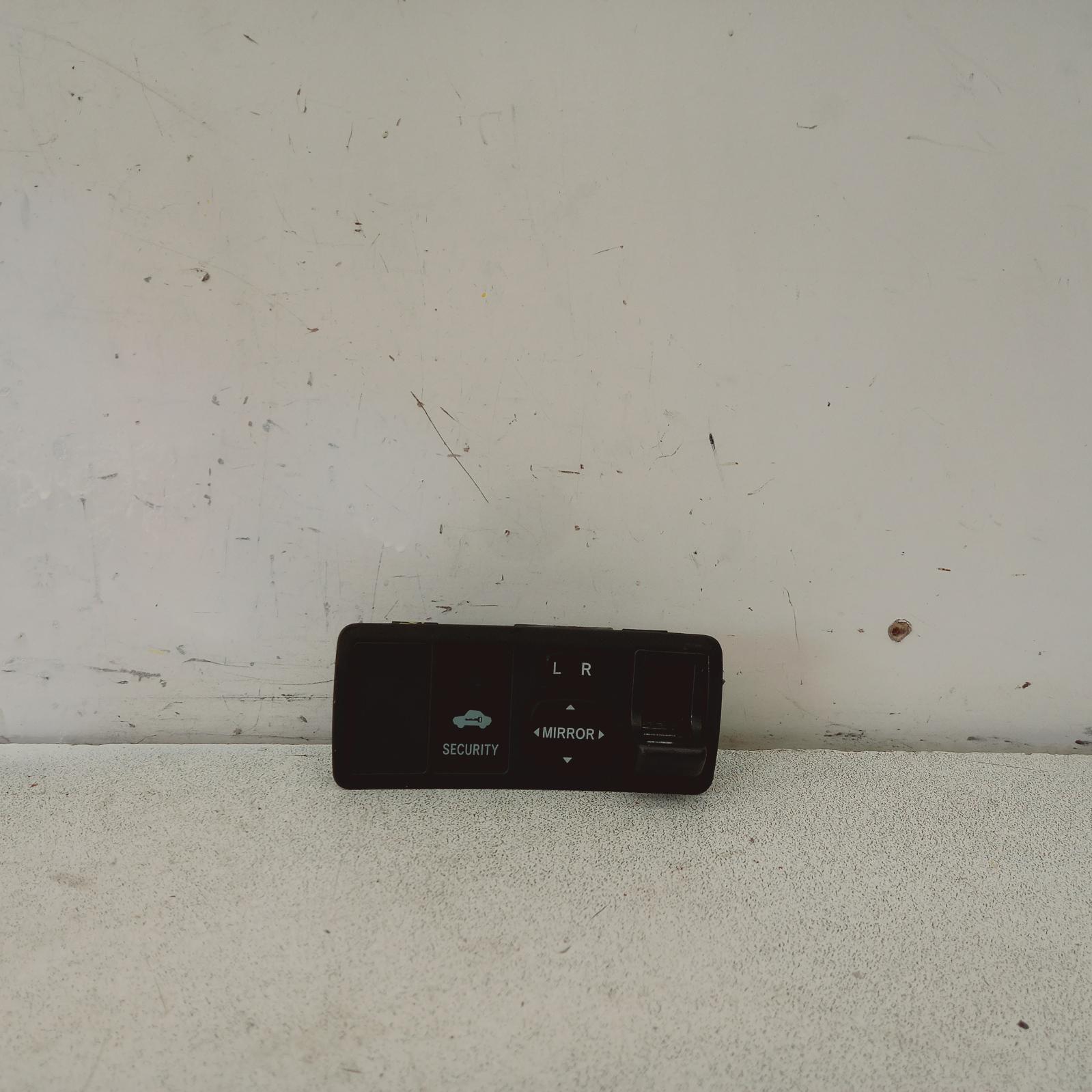 View Auto part Misc Switch/Relay Toyota Corolla 2005