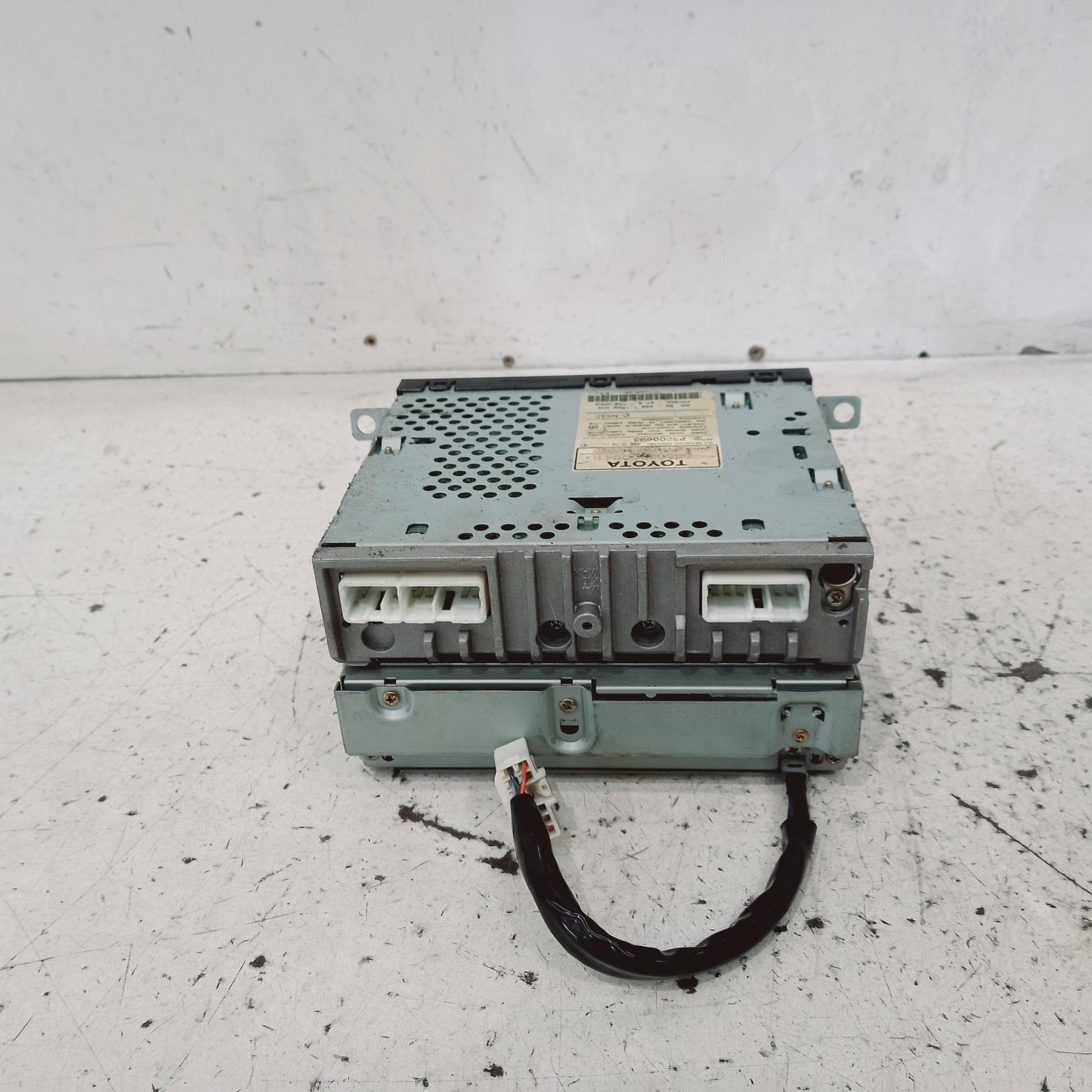 2001 Toyota Camry Radio/Cd/Dvd/Sat/Tv View Auto part Radio/Cd/Dvd/Sat/Tv Toyota Camry 2001