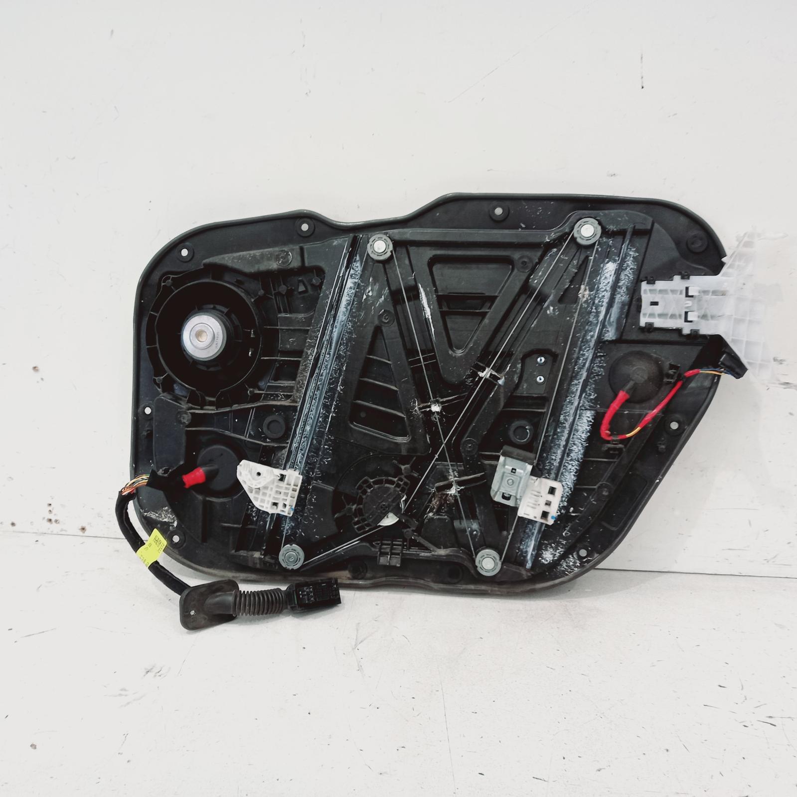 View Auto part Left Front Window Reg/Motor Hyundai Elantra 2017