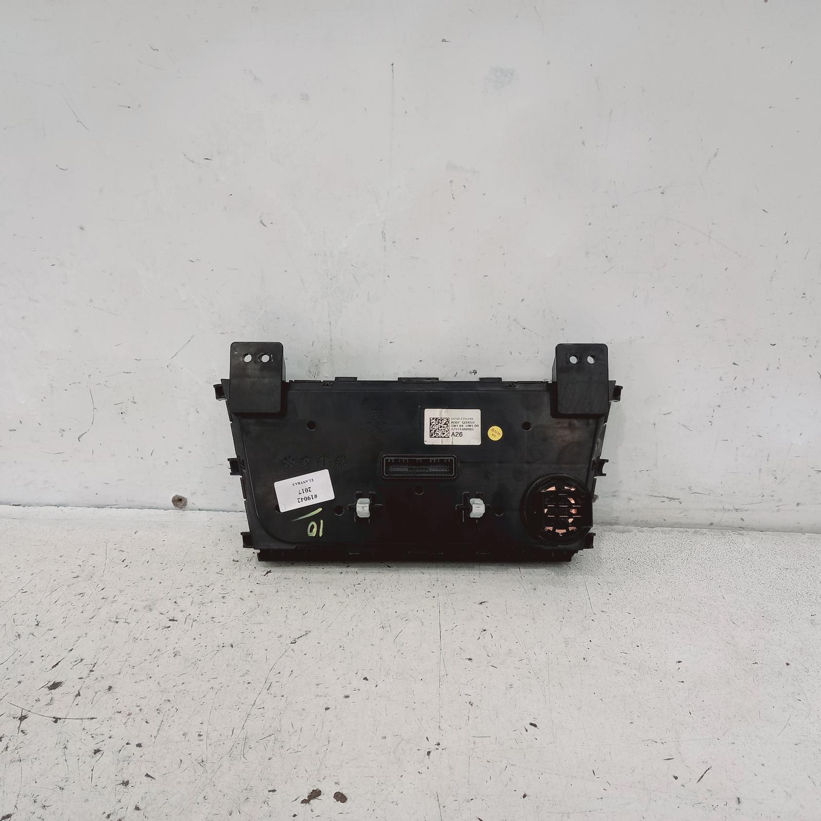 View Auto part Heater/Ac Controls Hyundai Elantra 2017