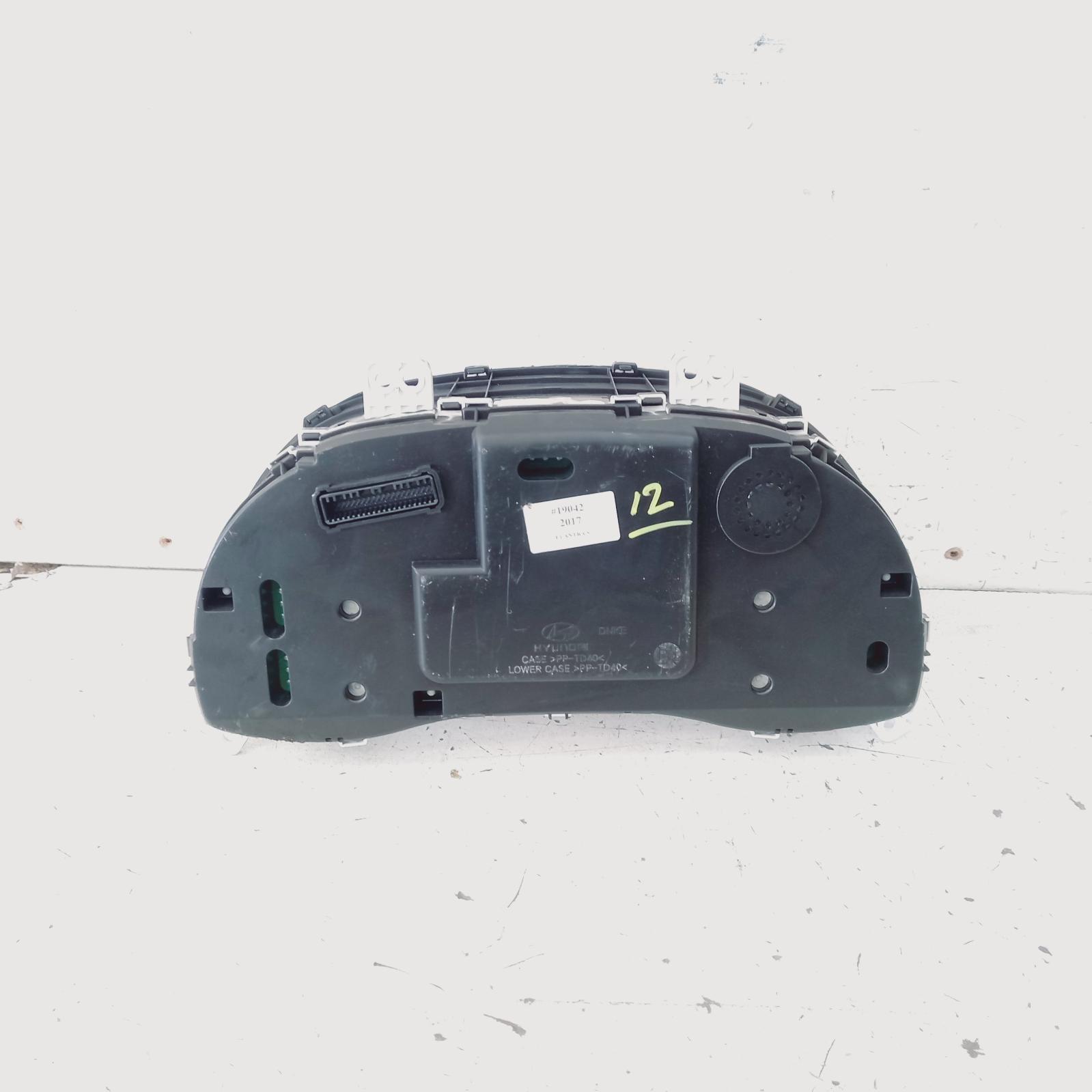View Auto part Instrument Cluster Hyundai Elantra 2017