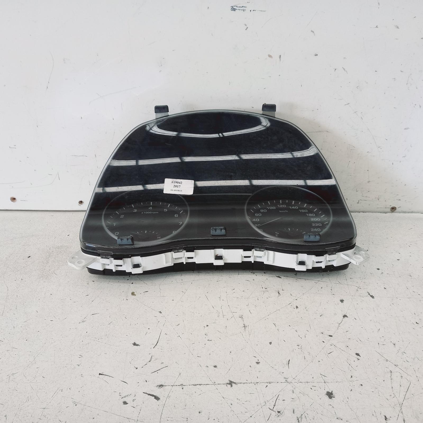 View Auto part Instrument Cluster Hyundai Elantra 2017