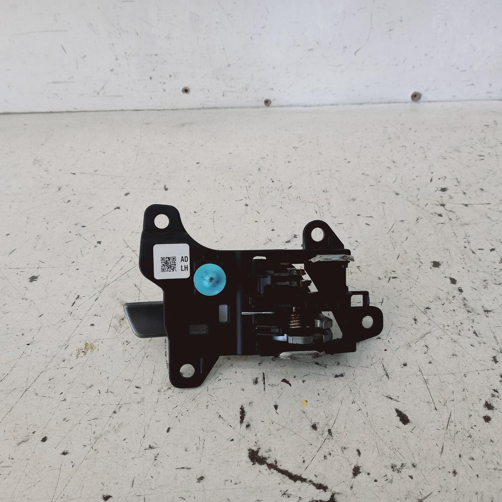 View Auto part Door Handle Hyundai Elantra 2017