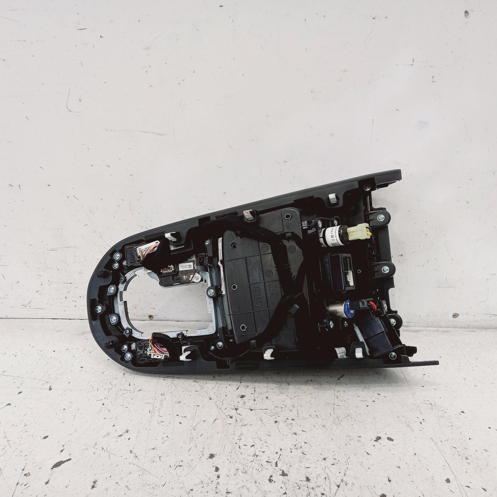 View Auto part Console Kia Cerato 2020