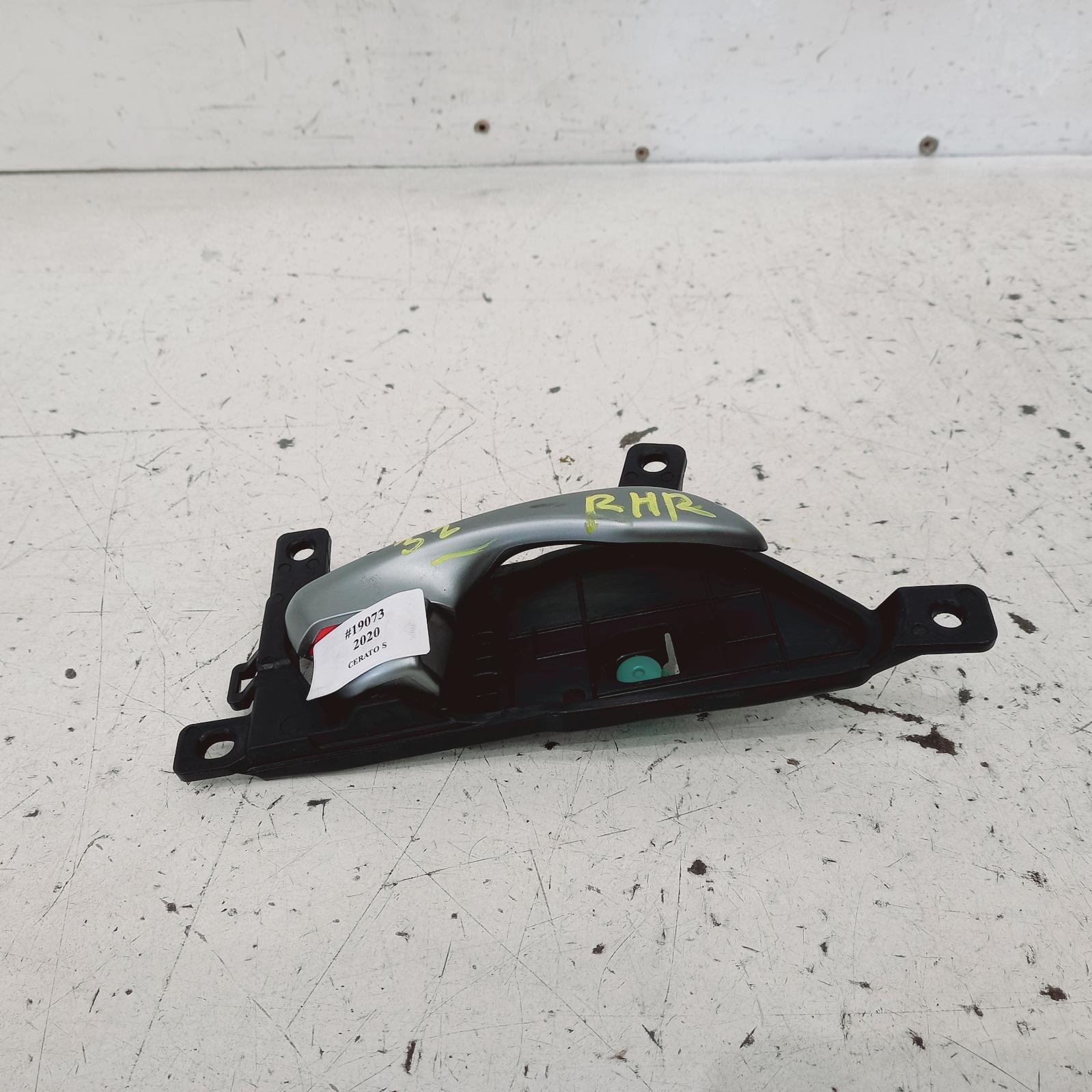 View Auto part Door Handle Kia Cerato 2020